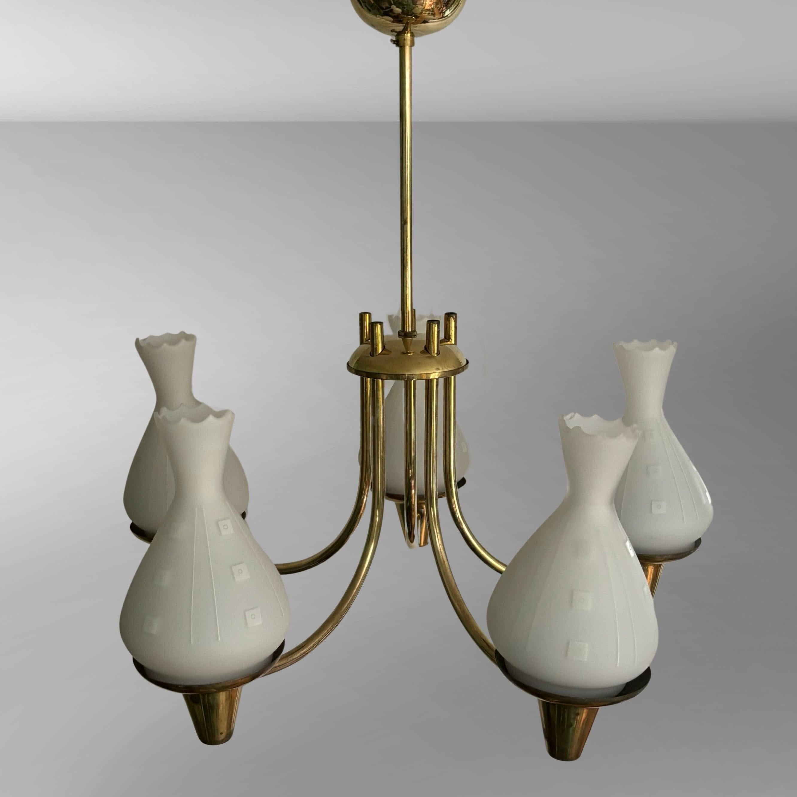 Lampadario svedese di metà secolo in ottone e vetro, anni '40 In condizioni buone in vendita a Forserum, SE
