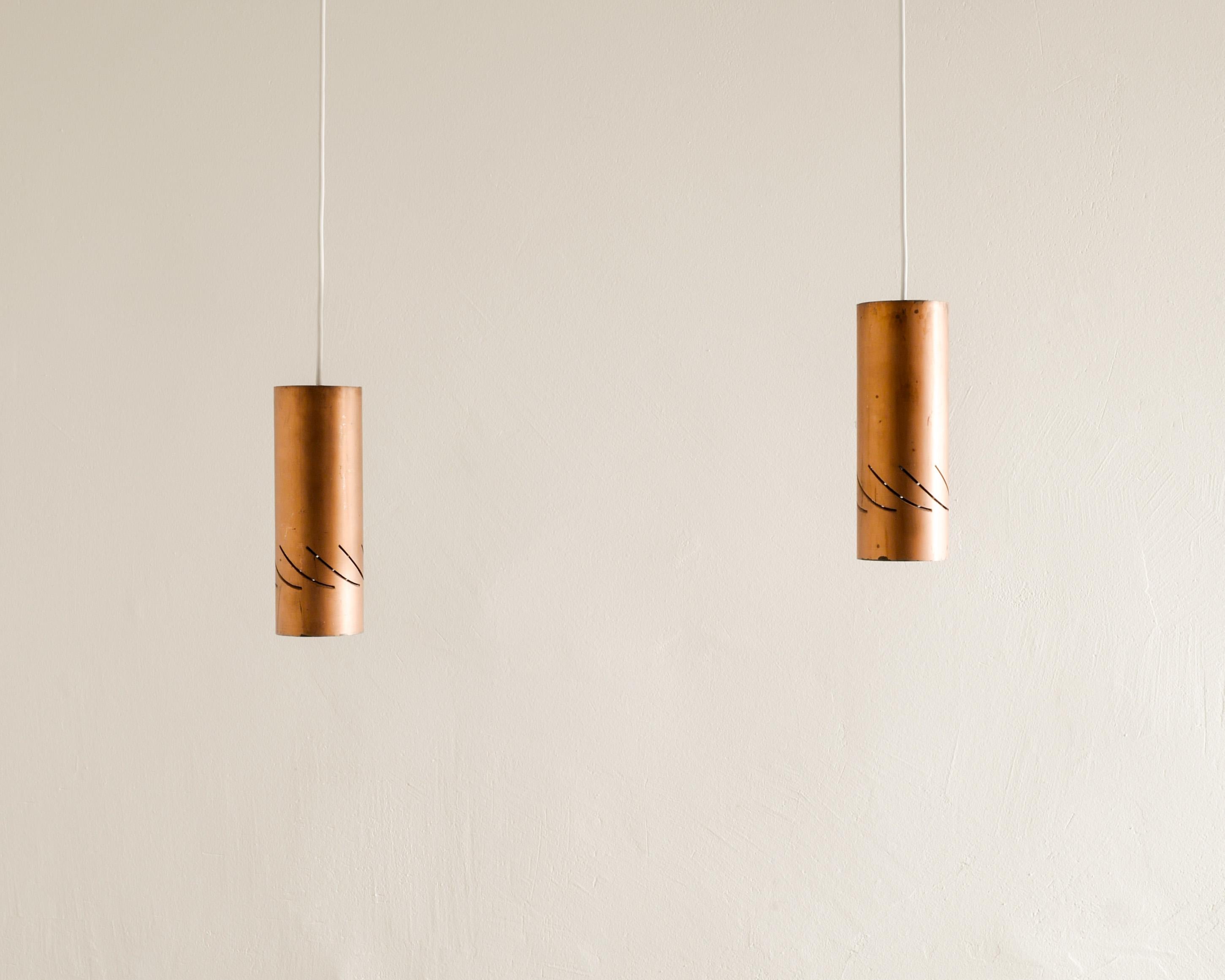 Swedish Mid Century Copper Cylinder Pendants Produced in Sweden, 1960s In Good Condition For Sale In Stockholm, SE