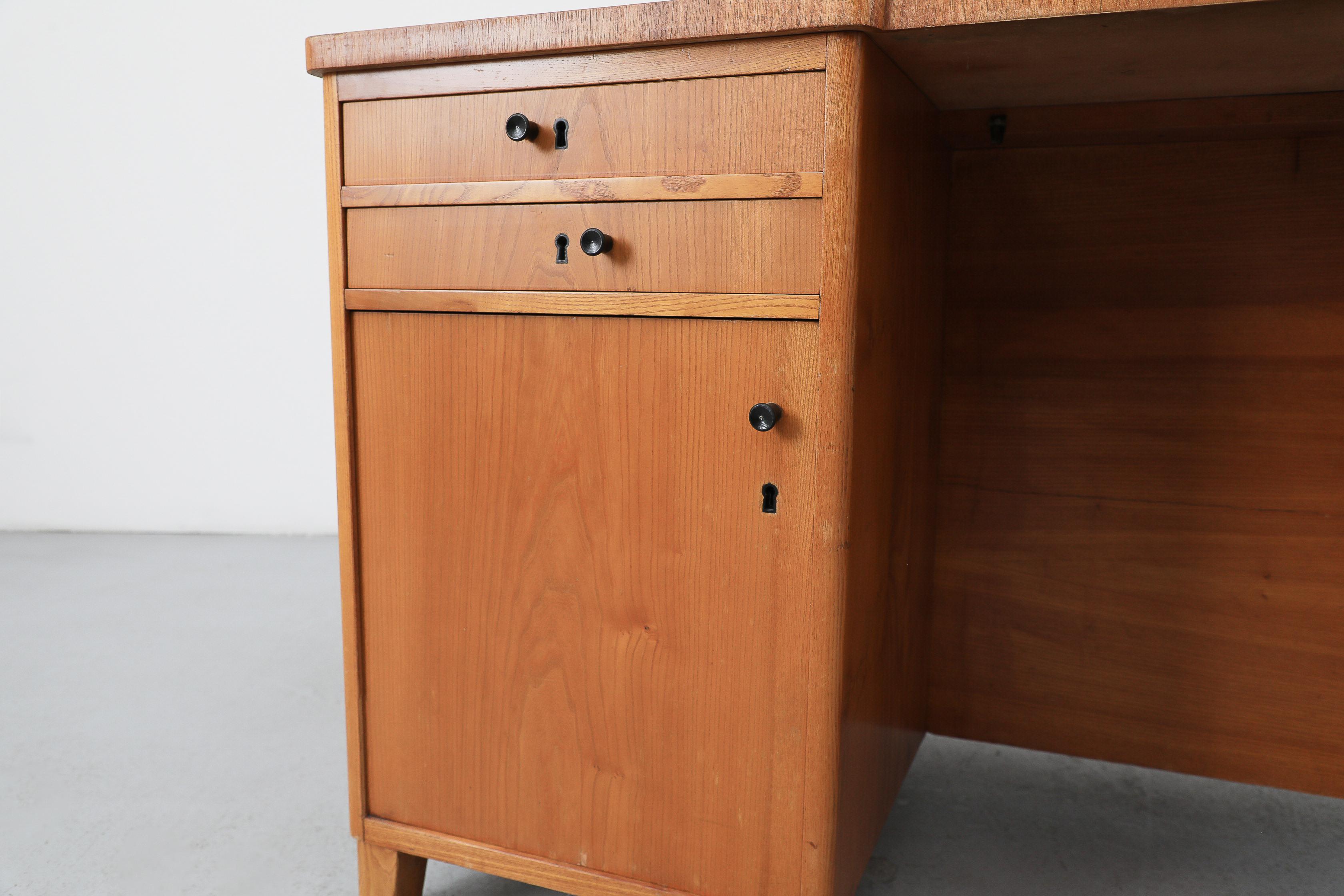 Scrivania svedese di metà secolo con libreria incorporata, anni '60 in vendita 6