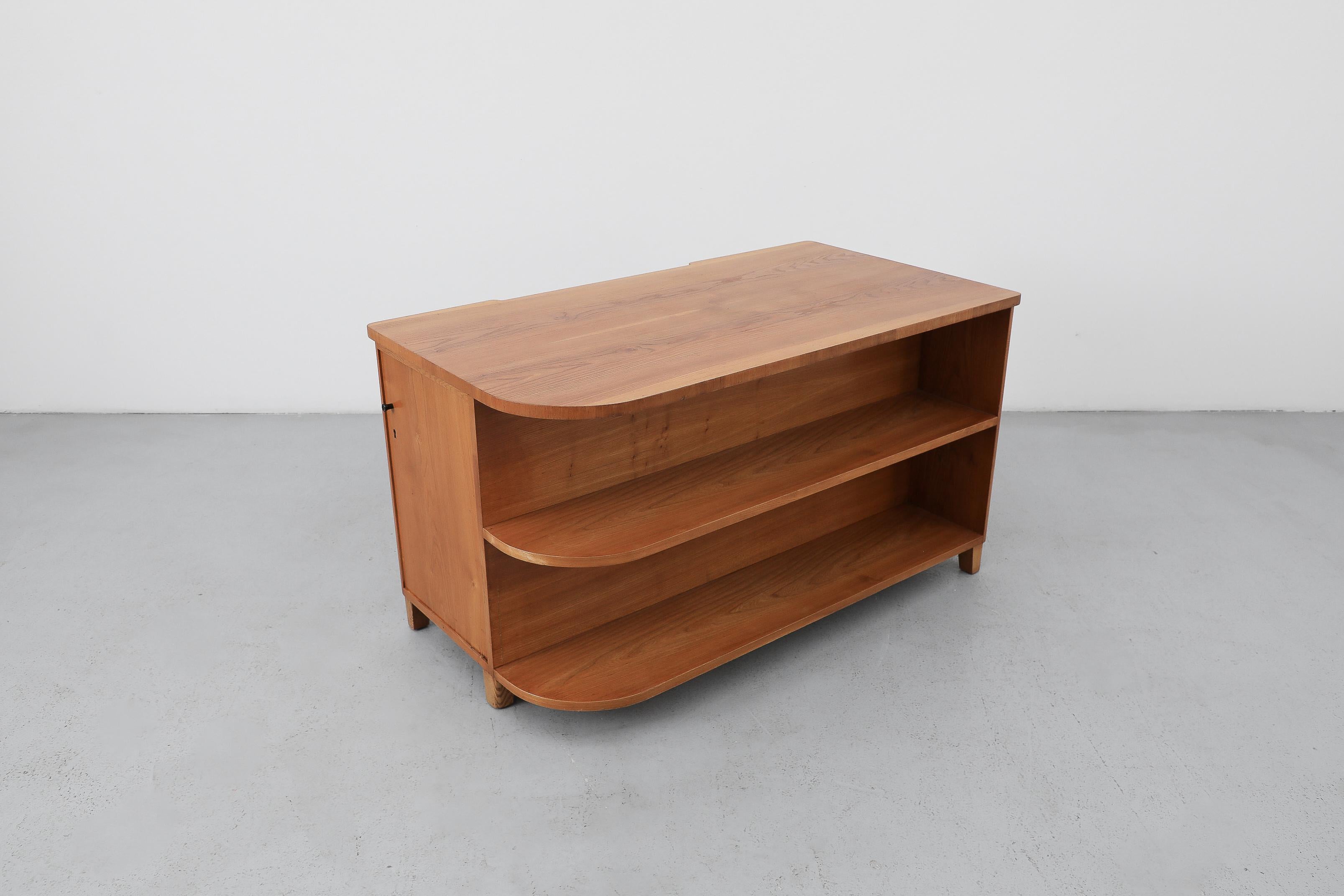 Scrivania svedese di metà secolo con libreria incorporata, anni '60 in vendita 2