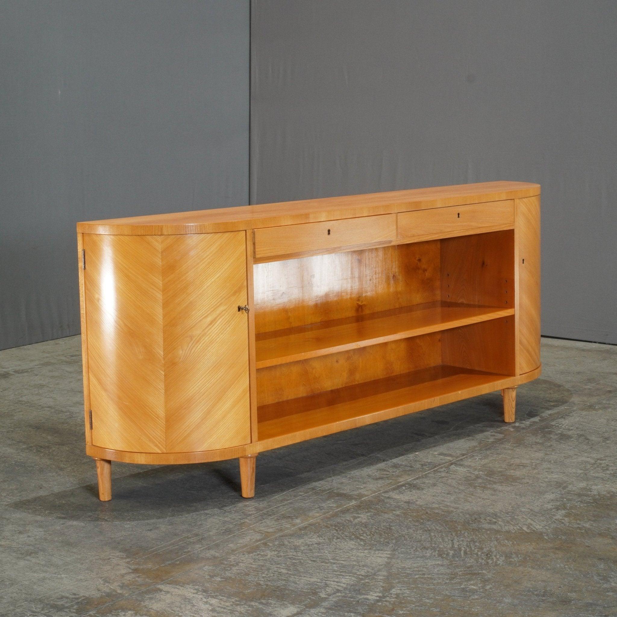 Swedish Mid-Century Elm Sideboard In Good Condition In Basildon, London
