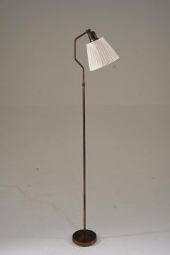 Lámpara de pie sueca de latón de mediados de siglo