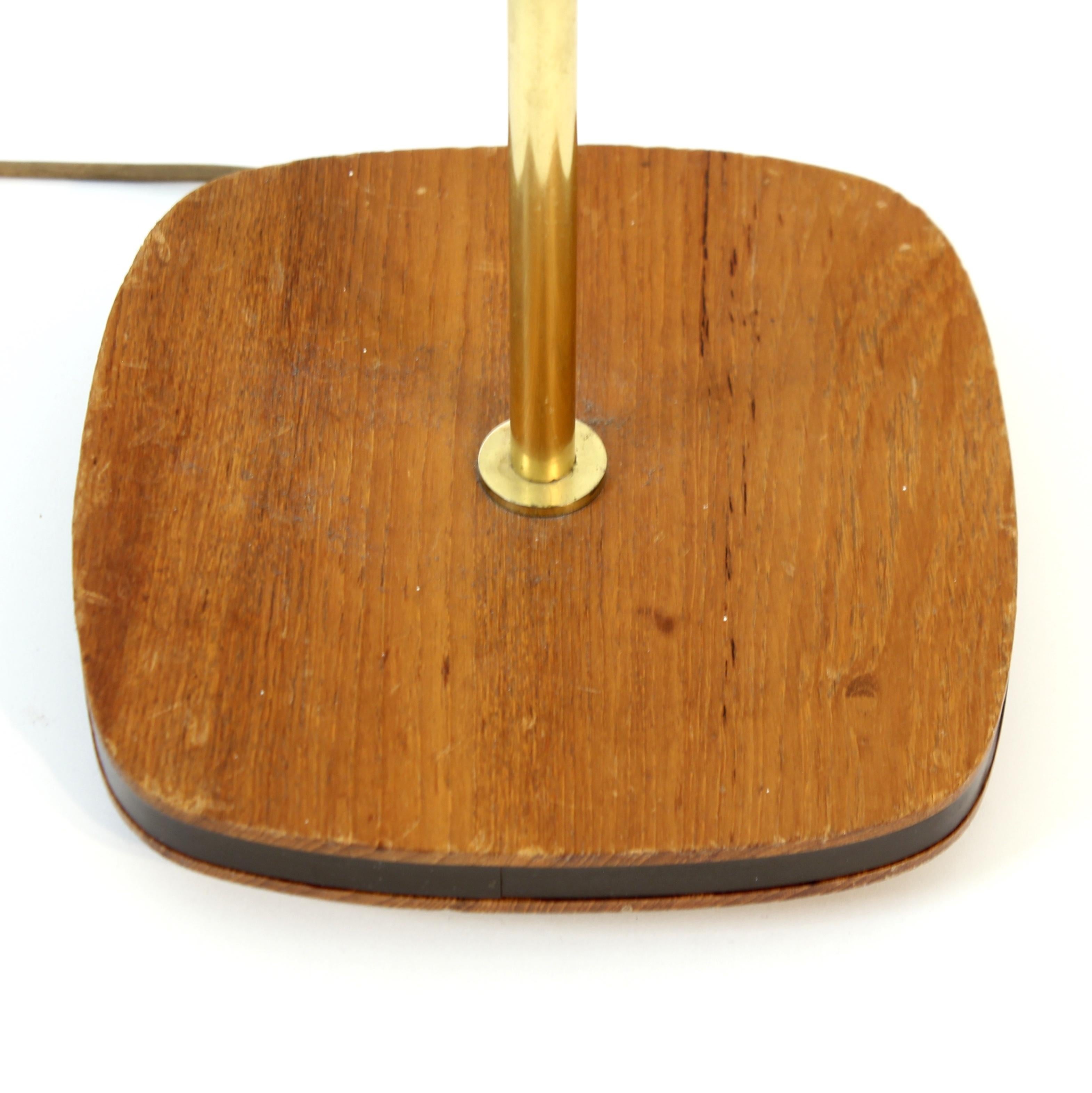 Swedish mid-century floor lamp in teak, brass and leather, 1960s For Sale 2