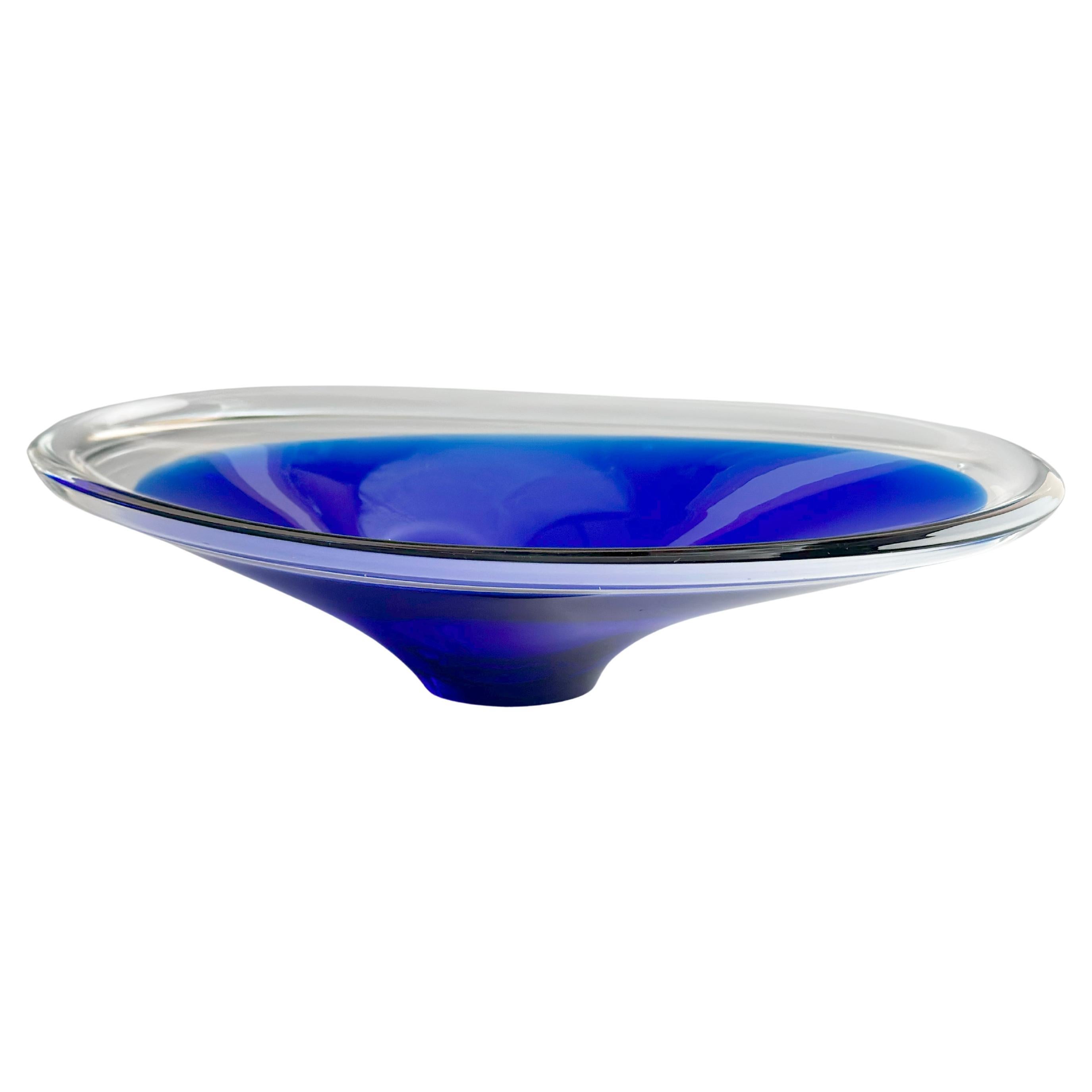Swedish Mid-Century Freeform Glass Bowl in Cobalt and Clear Glass, circa 1960s For Sale