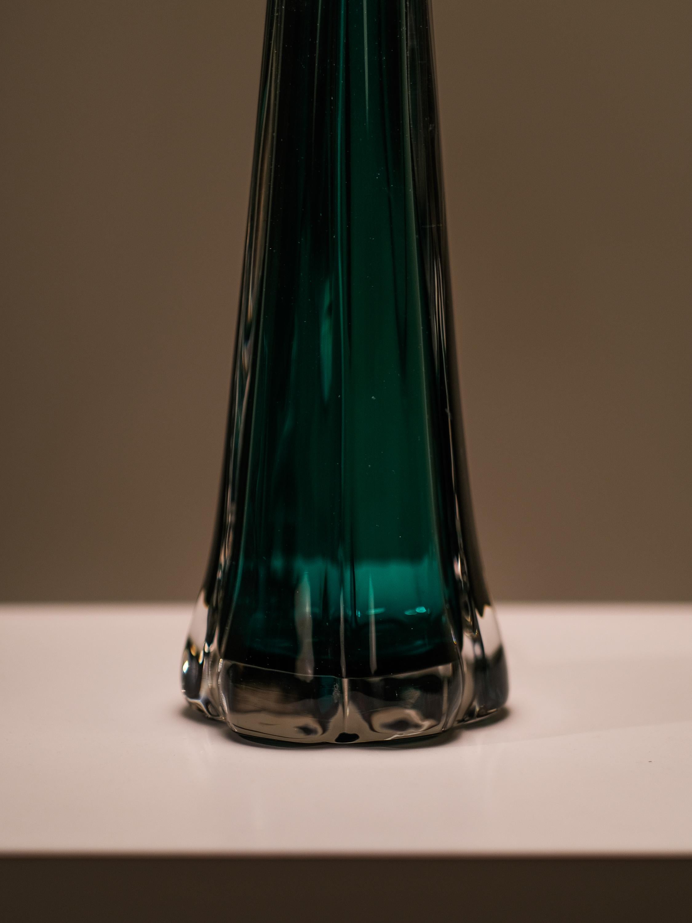 Swedish Mid-Century Green Glass Table Lamp by Kosta Elarmatur For Sale 8