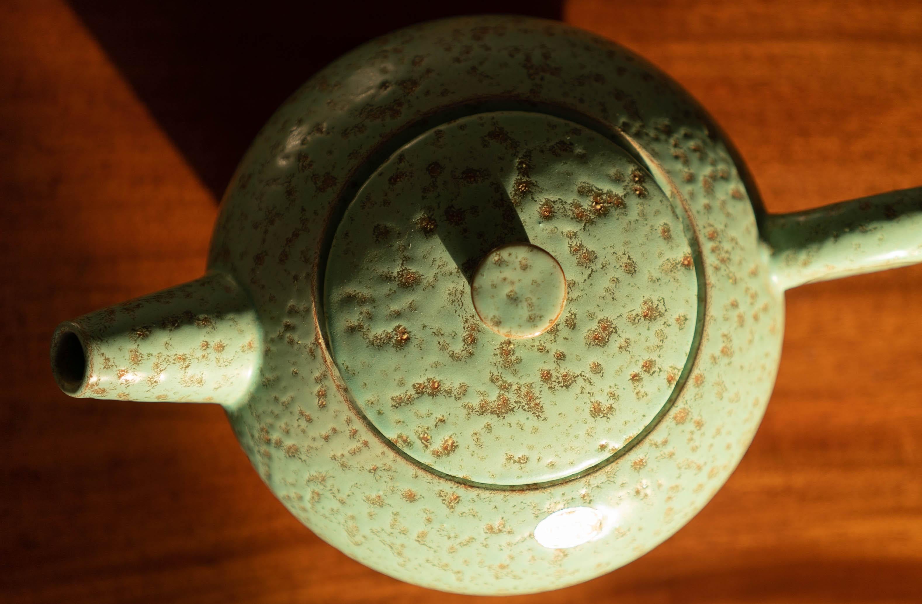 Ceramic Swedish Mid-century Jerk Werkmäster, Teapot, Glazed Green Nittsjo, 1940s
