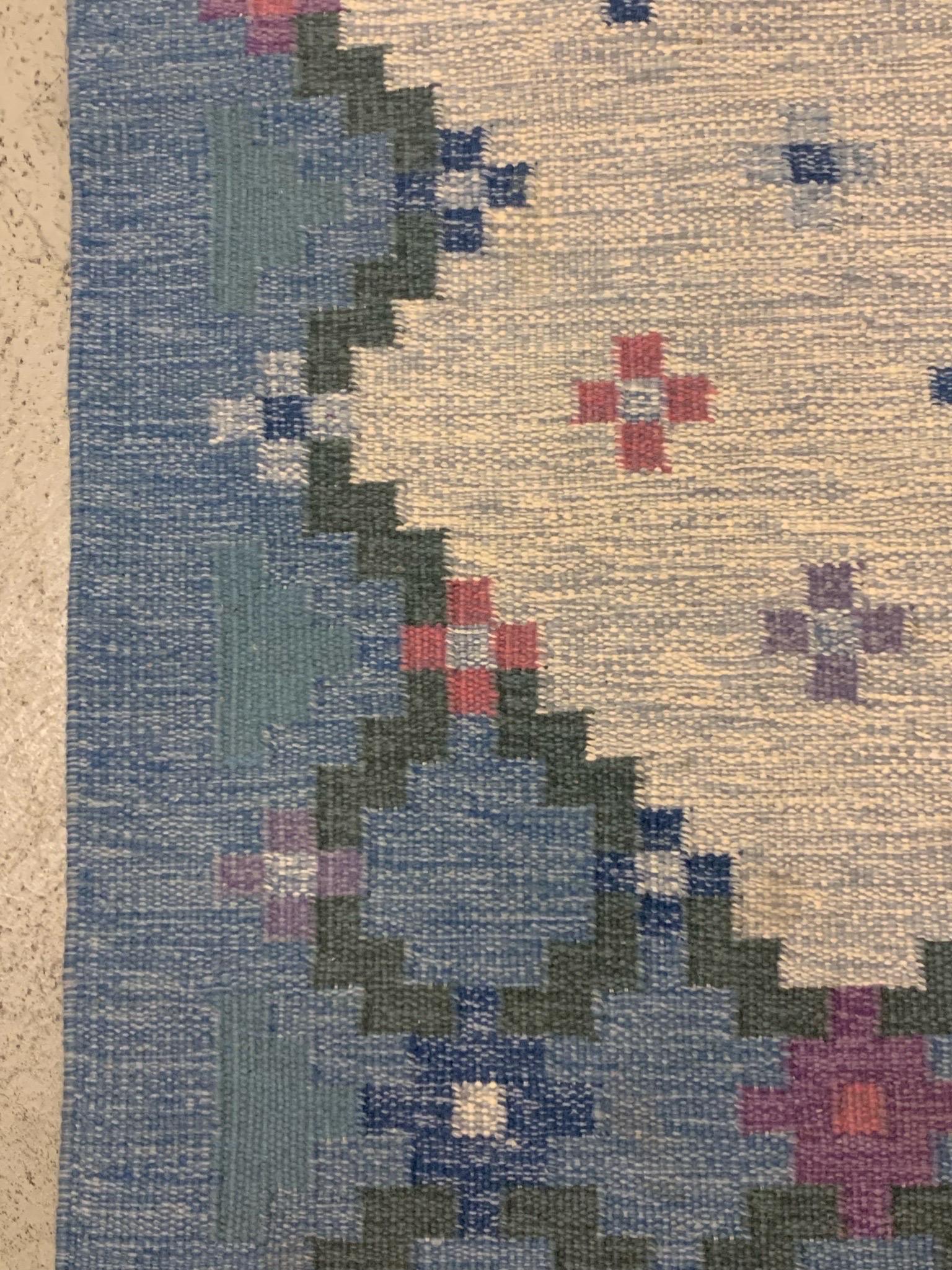 Swedish Mid-Century Kilim by Anne-Marie Boberg 1950s with Blue Patterns In Good Condition For Sale In St-Brais, JU