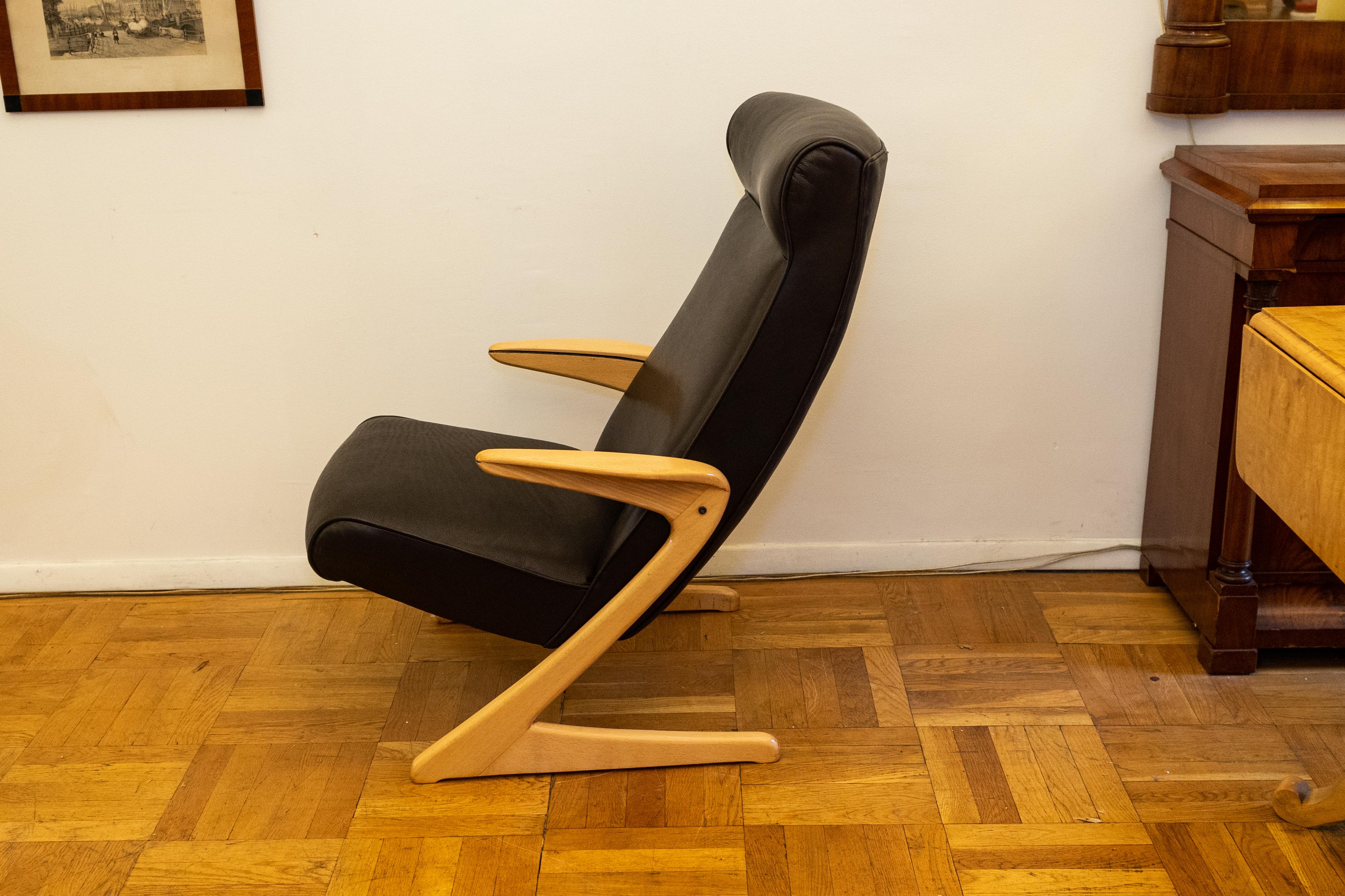Mid-Century Modern Chaise longue suédoise du milieu du siècle en vente
