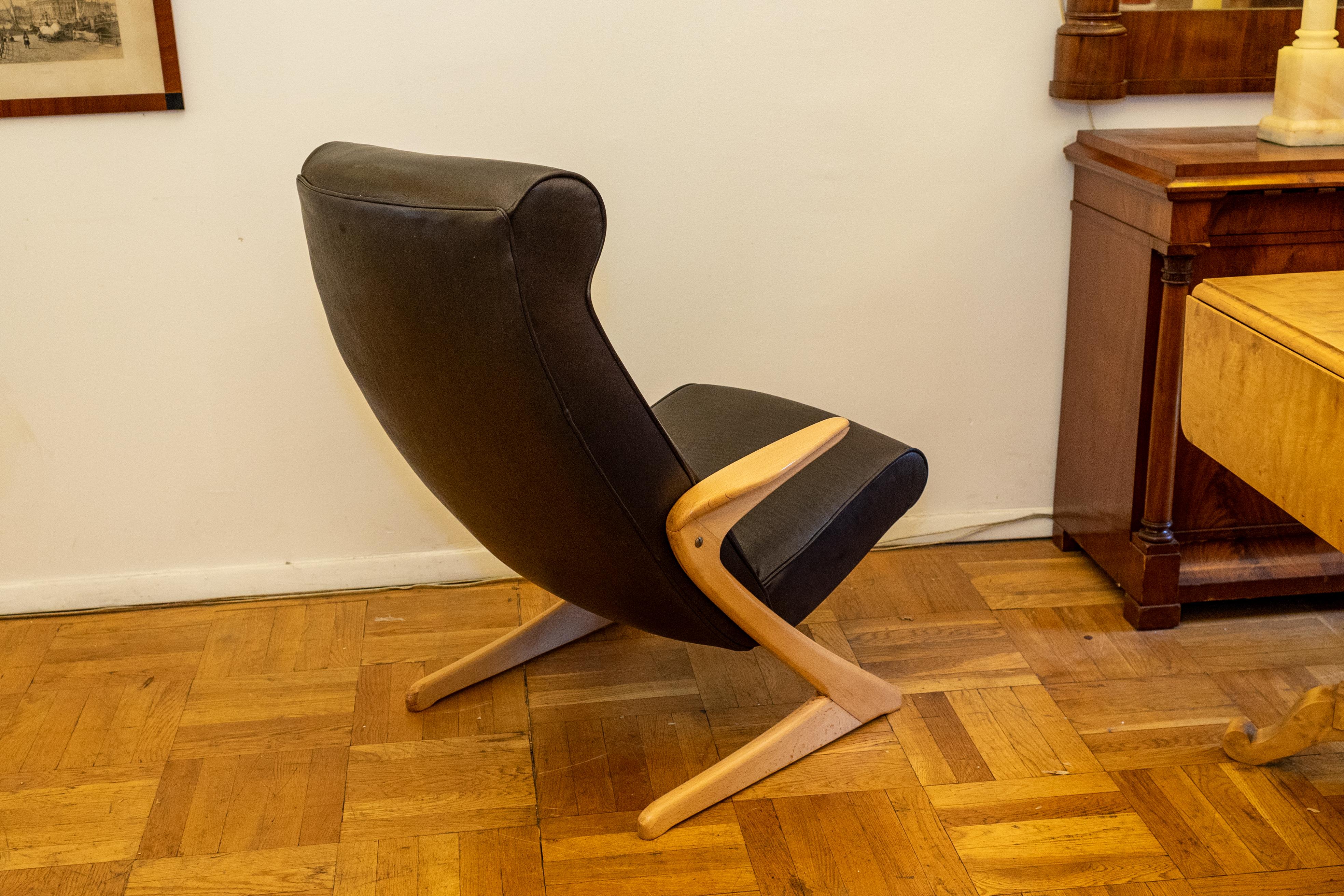 Leather Swedish Mid-Century Lounge Chair For Sale