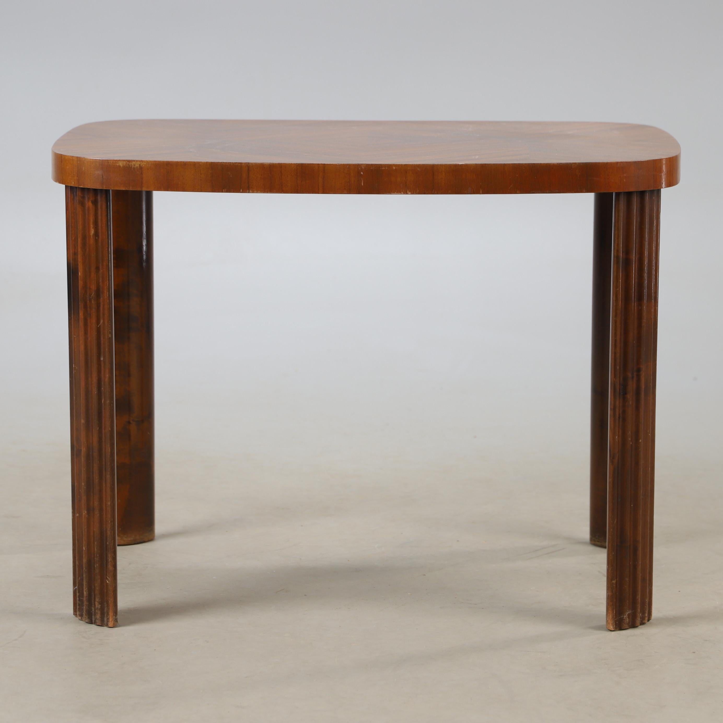 Milieu du XXe siècle Table d'appoint suédoise en acajou du milieu du siècle par Mjölby en vente
