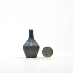 Schwedische Miniatur-Vase aus der Mitte des Jahrhunderts von Carl-Harry Stalhane für Rorstrand