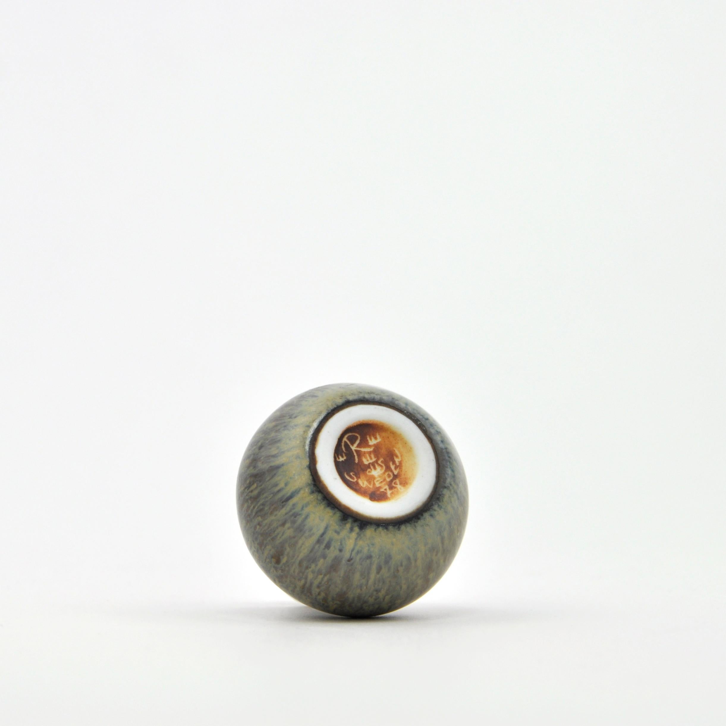 Swedish Mid-Century Miniature Vase by Carl-Harry Stalhane for Rorstrand In Good Condition For Sale In Lidköping, SE