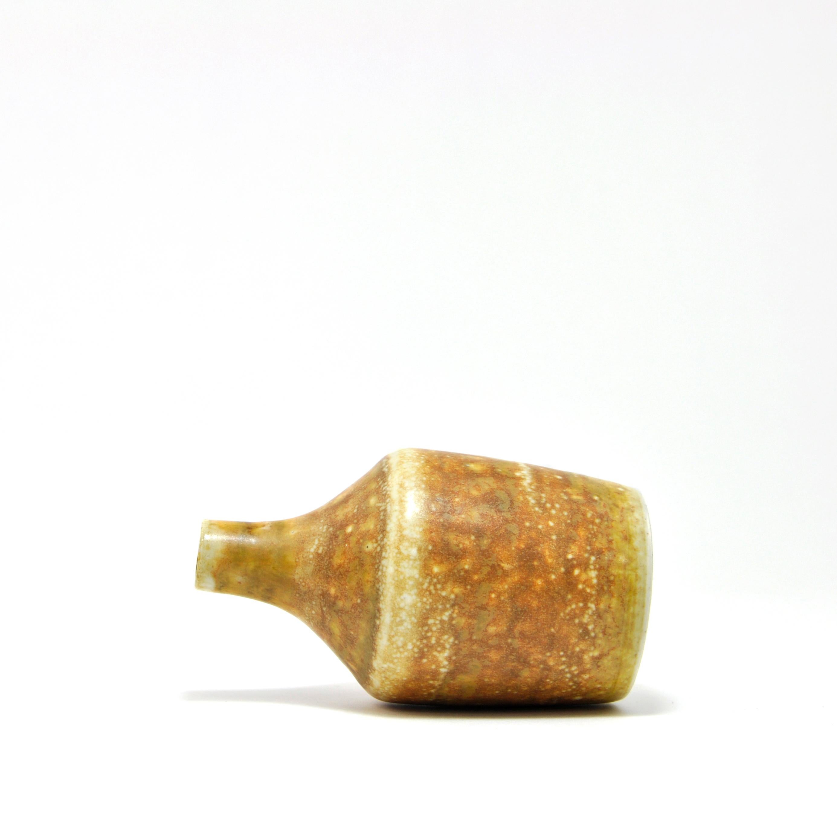 Swedish mid-century miniature vase by Gunnar Borg for Höganäs For Sale 2
