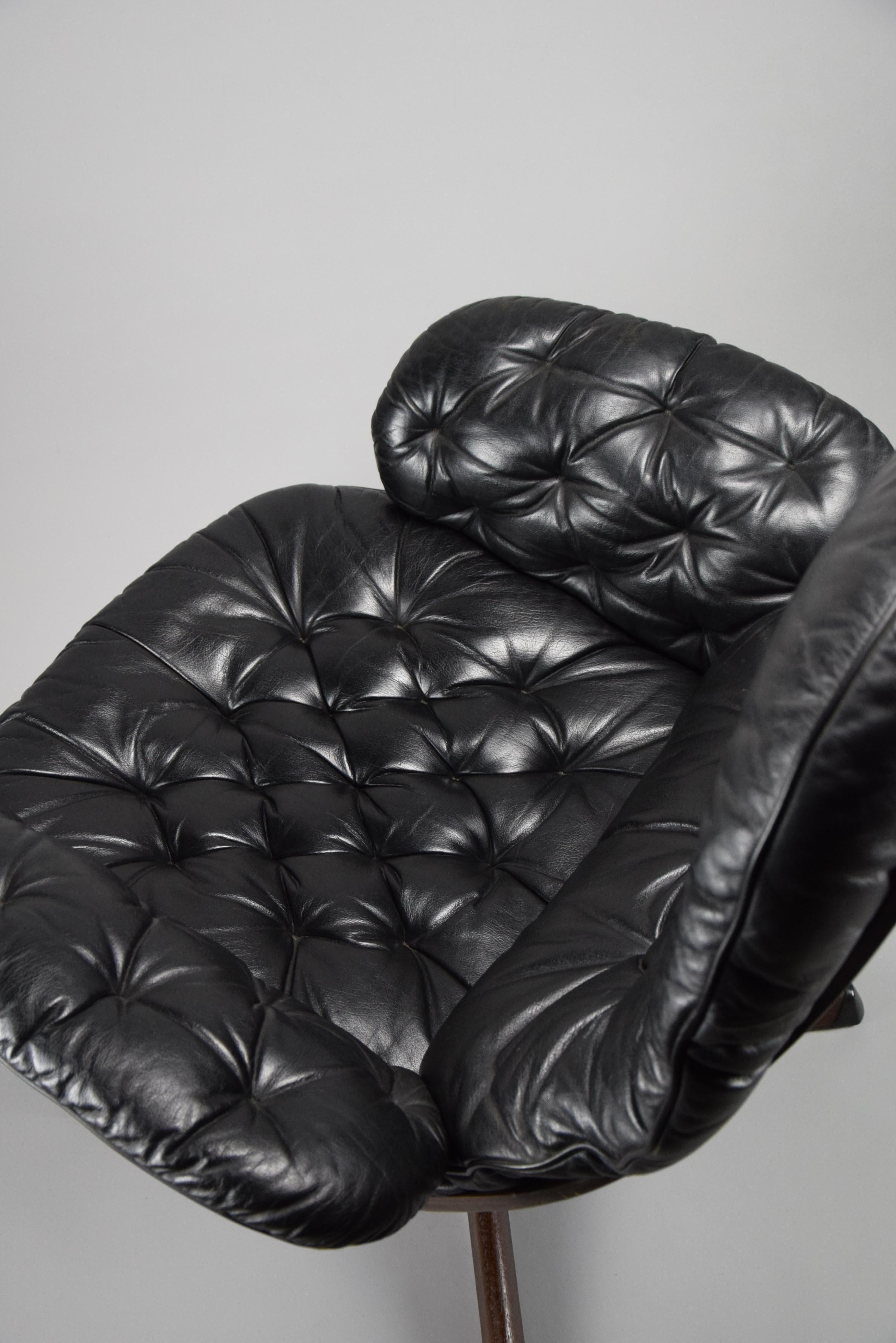 Swedish Mid-Century Modern Black Leather Lounge Chair For Sale 2