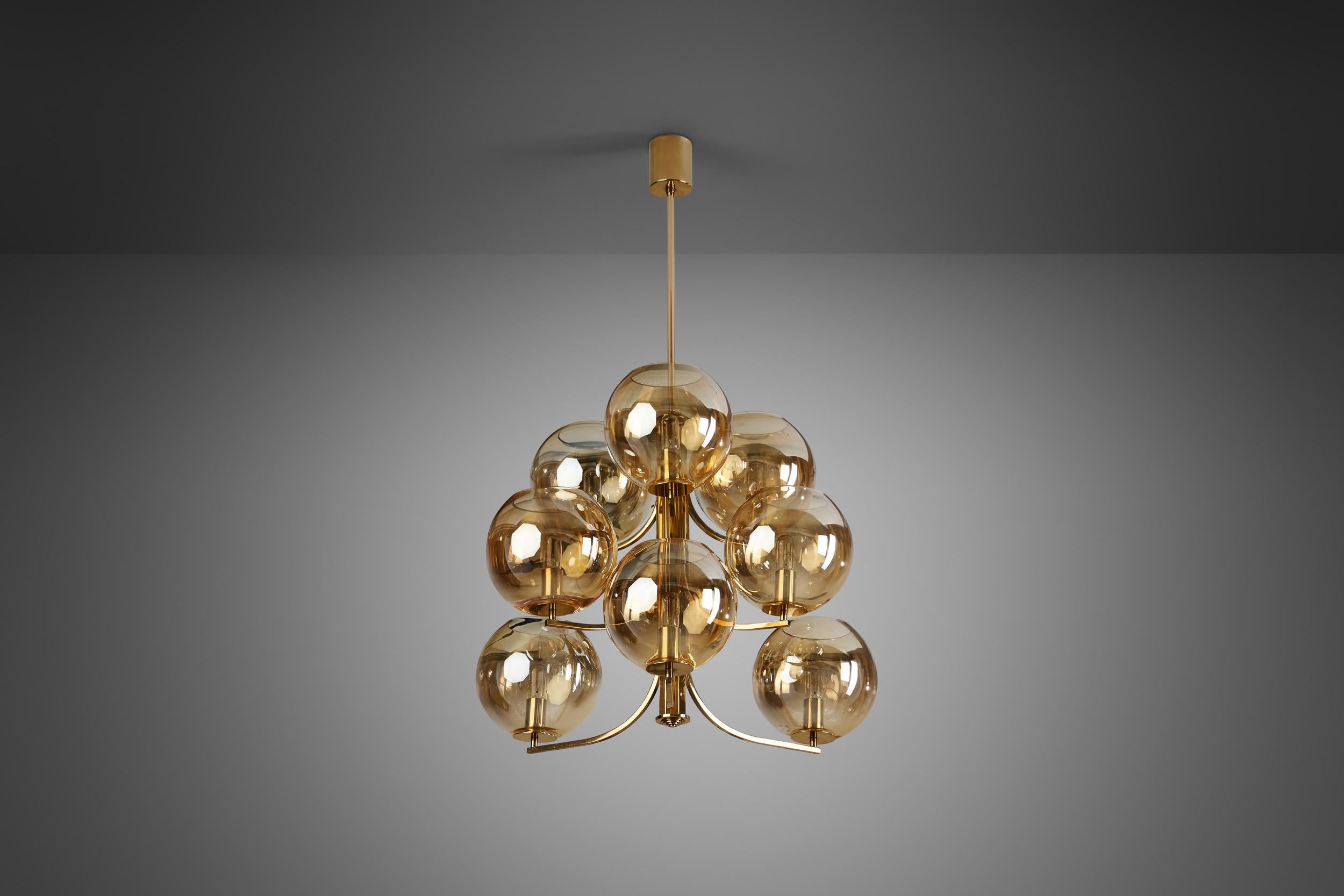 Swedish Mid-Century Modern Brass 9-armed Chandelier, Sweden, circa 1960s For Sale 1