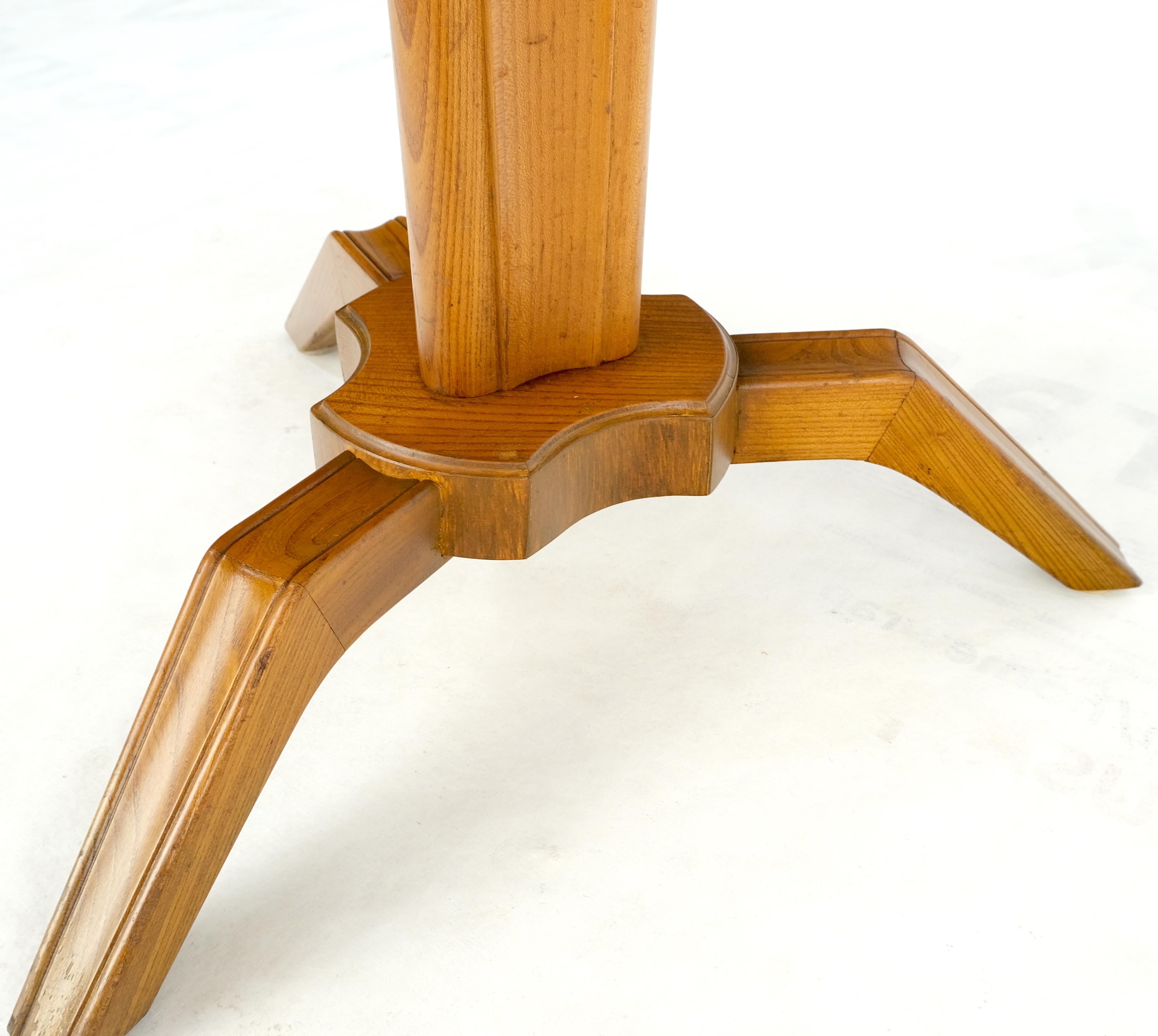Schwedische Mid-Century Modern Burl Wood Tri Legged Side End Table Stand 1949 Mint! im Angebot 3