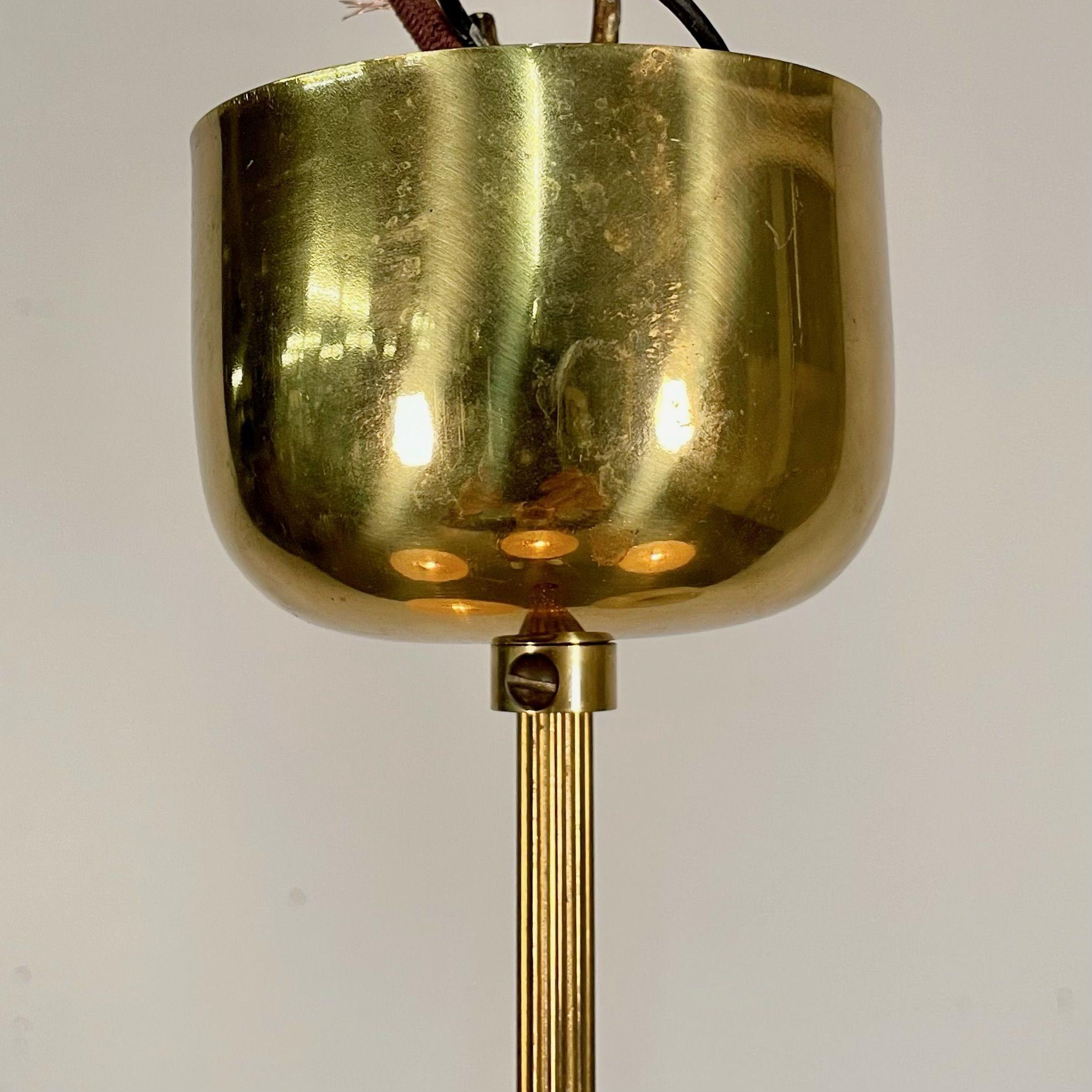 Schwedischer Kronleuchter aus der Mitte des Jahrhunderts, fünf Lichter, Messing und strukturiertes Glas im Angebot 8