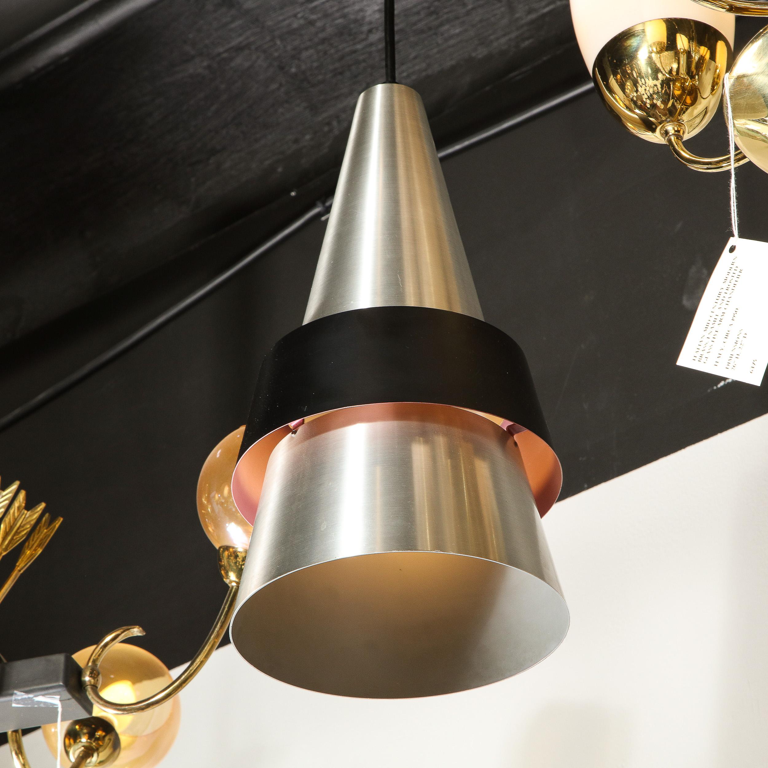 Schwedischer Kronleuchter aus gebürstetem Aluminium und schwarzer Emaille, Mid-Century Modern (Moderne der Mitte des Jahrhunderts) im Angebot