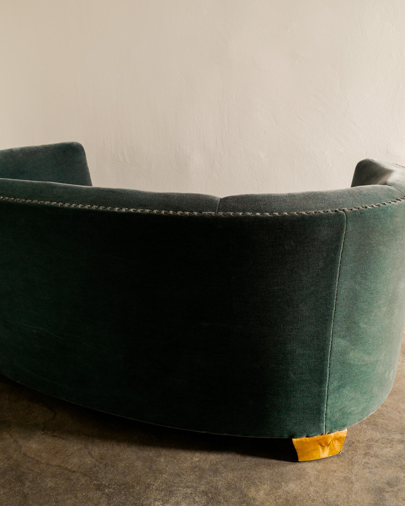 Swedish Mid Century Modern Curved Sofa in Dark Green Velvet Upholstery, 1930s  For Sale 3