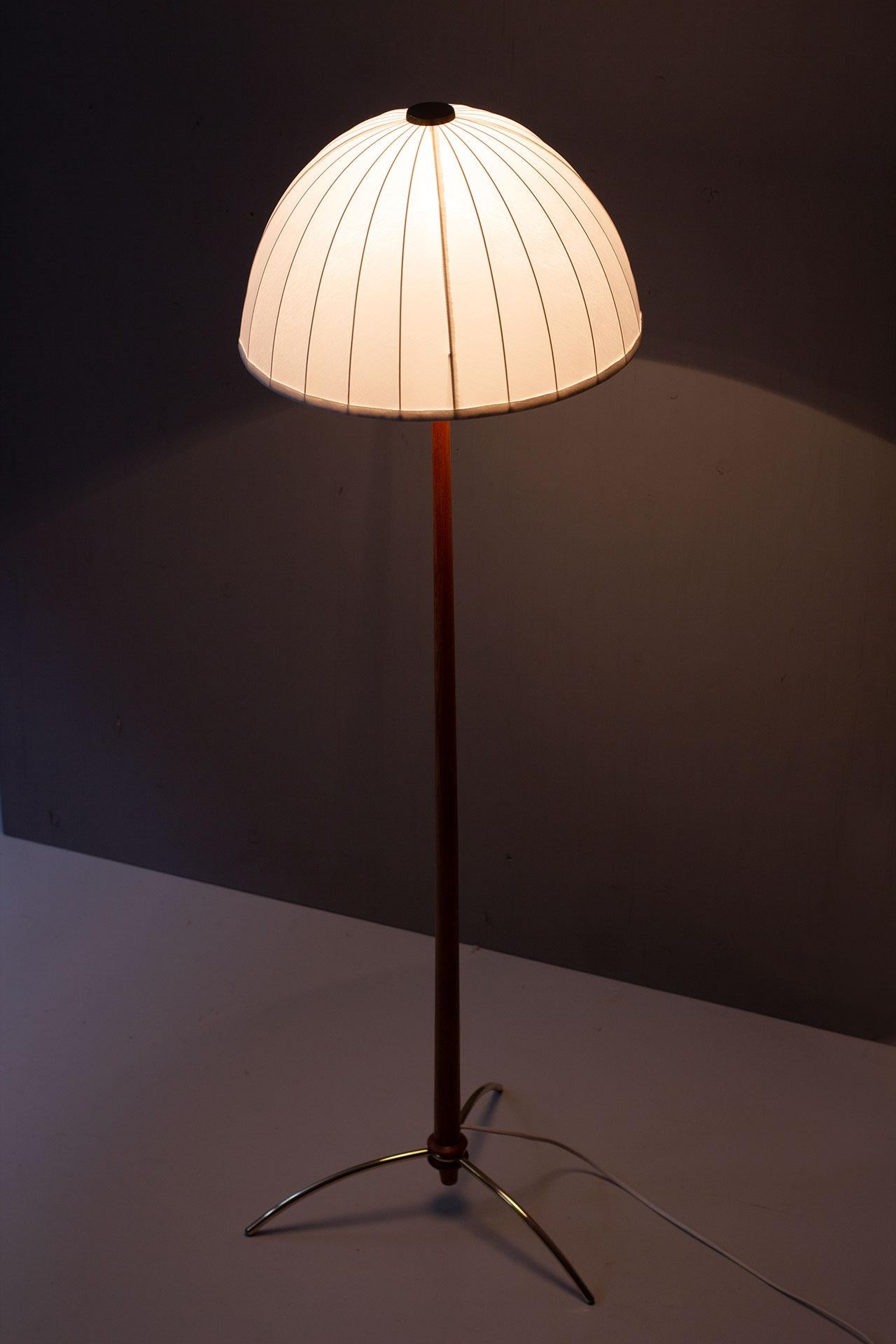 Lampada da terra moderna svedese del metà secolo di Hans-Agne Jakobsson in vendita 4