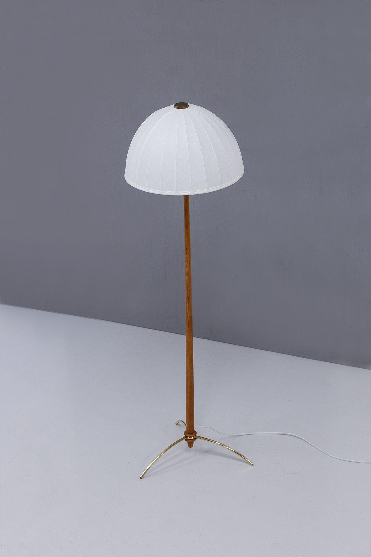 Scandinavo moderno Lampada da terra moderna svedese del metà secolo di Hans-Agne Jakobsson in vendita