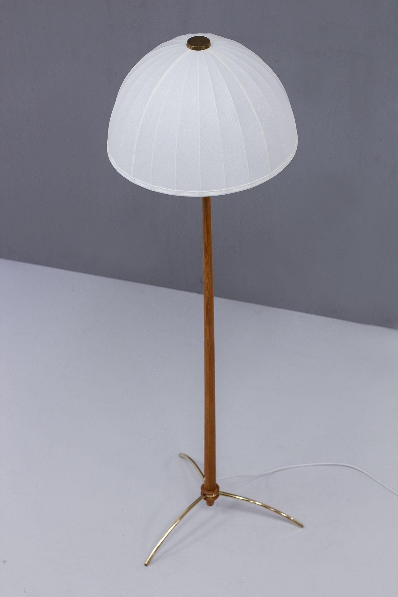 Svedese Lampada da terra moderna svedese del metà secolo di Hans-Agne Jakobsson in vendita