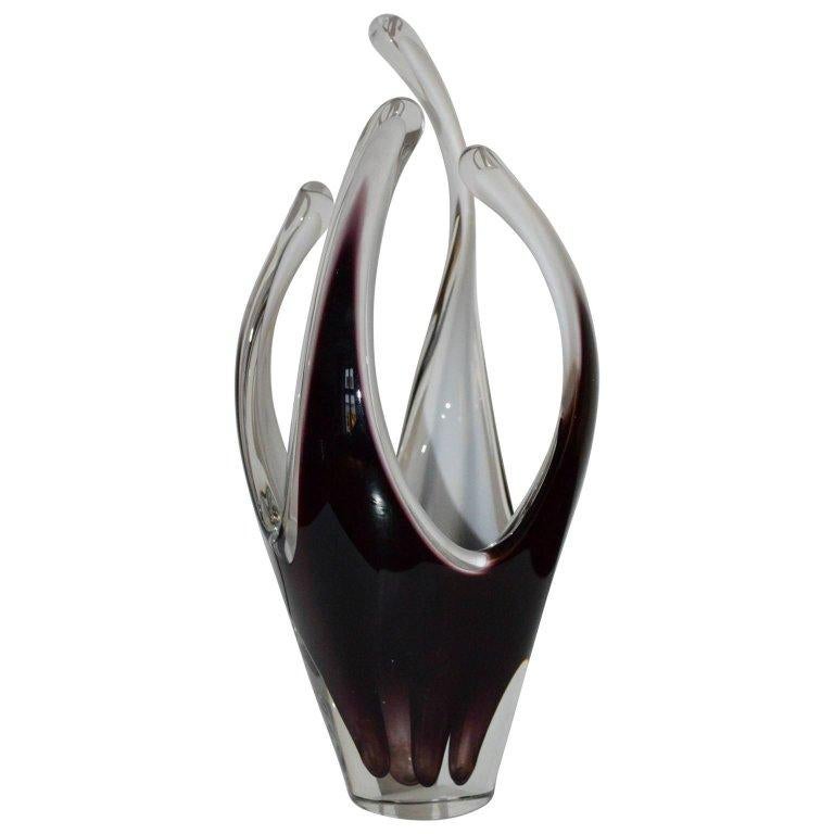 Mid-Century Modern Flygfors glass centerpiece from the range Coquille in dark purple and white.