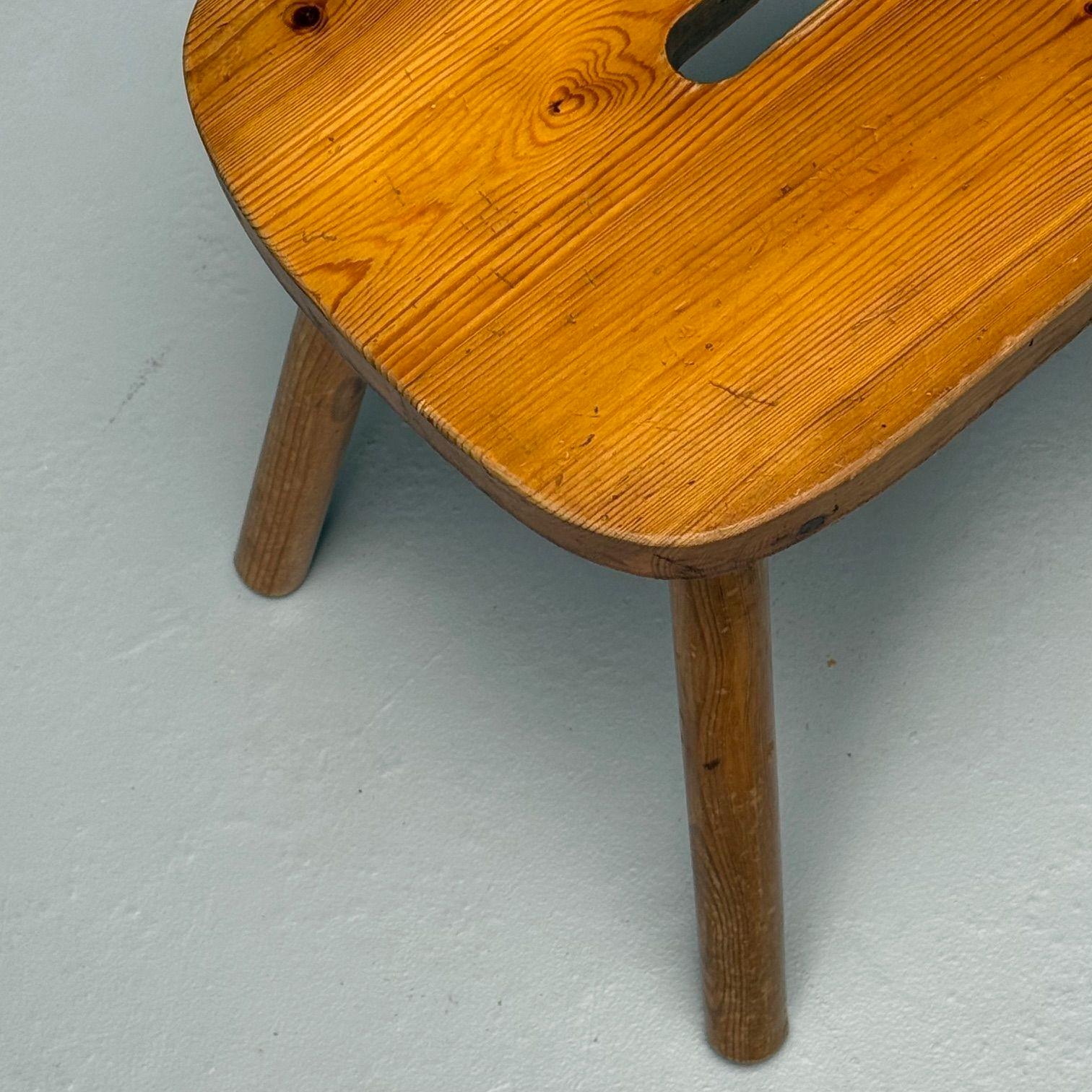 Tabourets d'appoint suédois modernes du milieu du siècle, pin, Suède, 1970 en vente 2