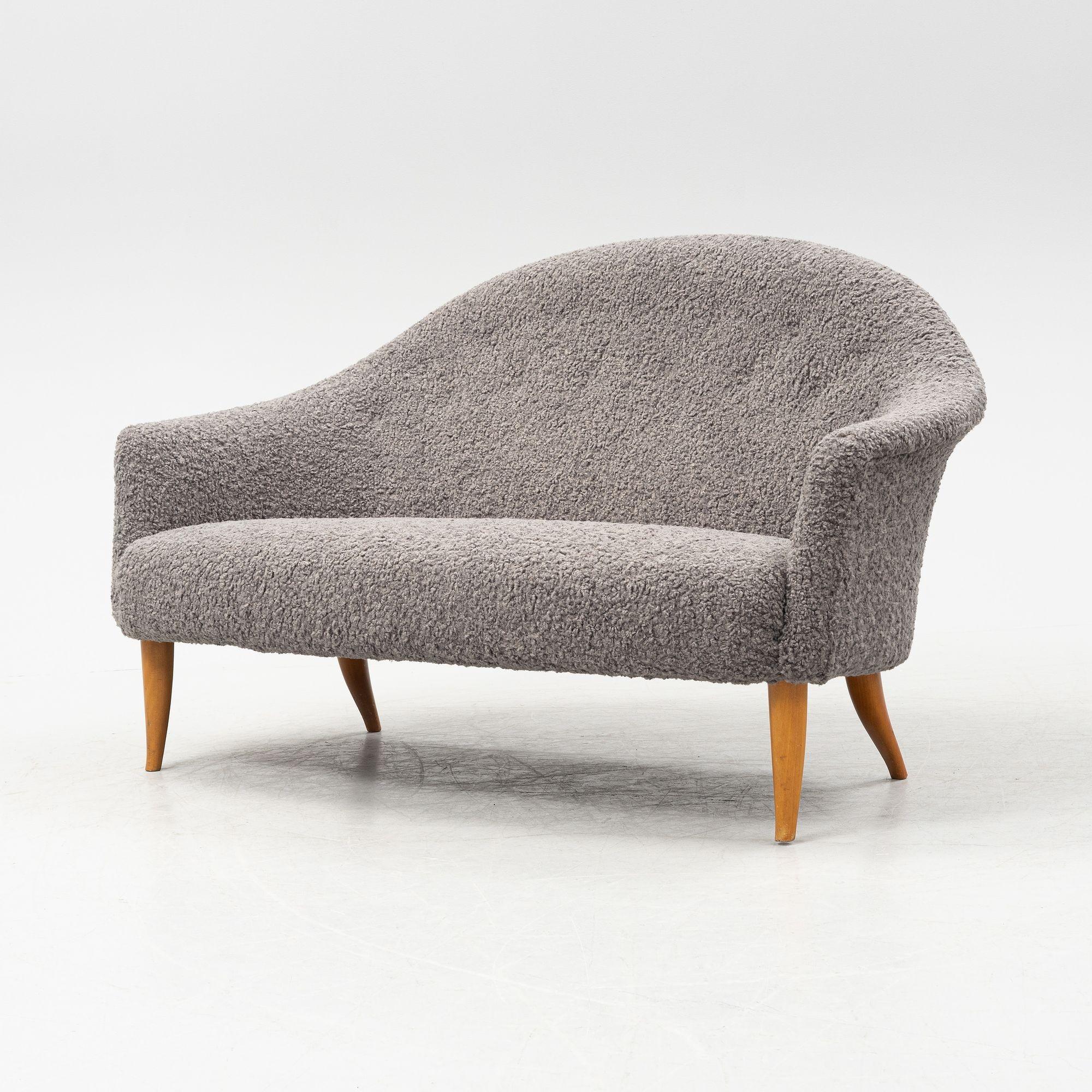 Swedish Mid-Century Modern 'Paradiset' Sofa, Kerstin Hörlin-Holmquist, Sheepskin In Good Condition For Sale In Stamford, CT