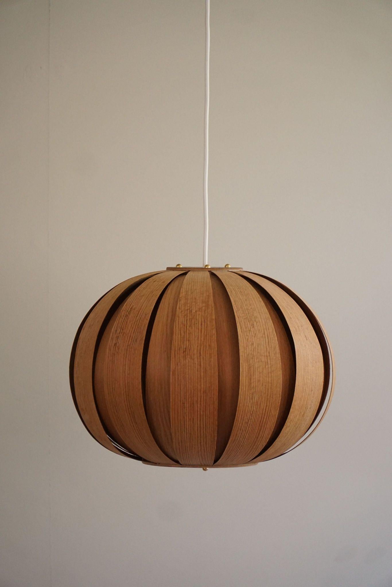 Schwedische Mid-Century-Modern-Pendelleuchte aus Kiefernholz, Hans-Agne Jakobsson, Ellysett, 1960er Jahre im Angebot 11