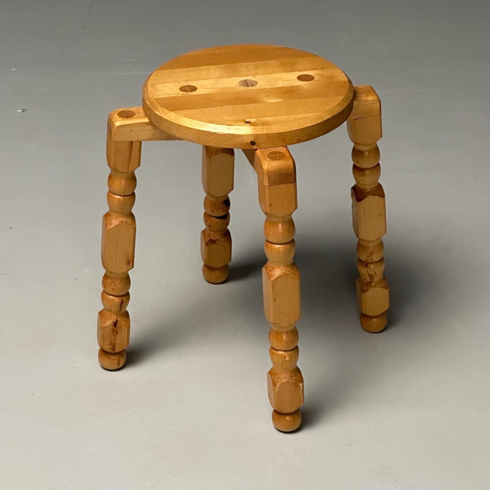 Tabourets ludiques suédois modernes du milieu du siècle, bouleau, Suède, années 1960 en vente 1