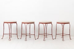 Schwedische Hocker aus rotem Eisen, Mid-Century Modern