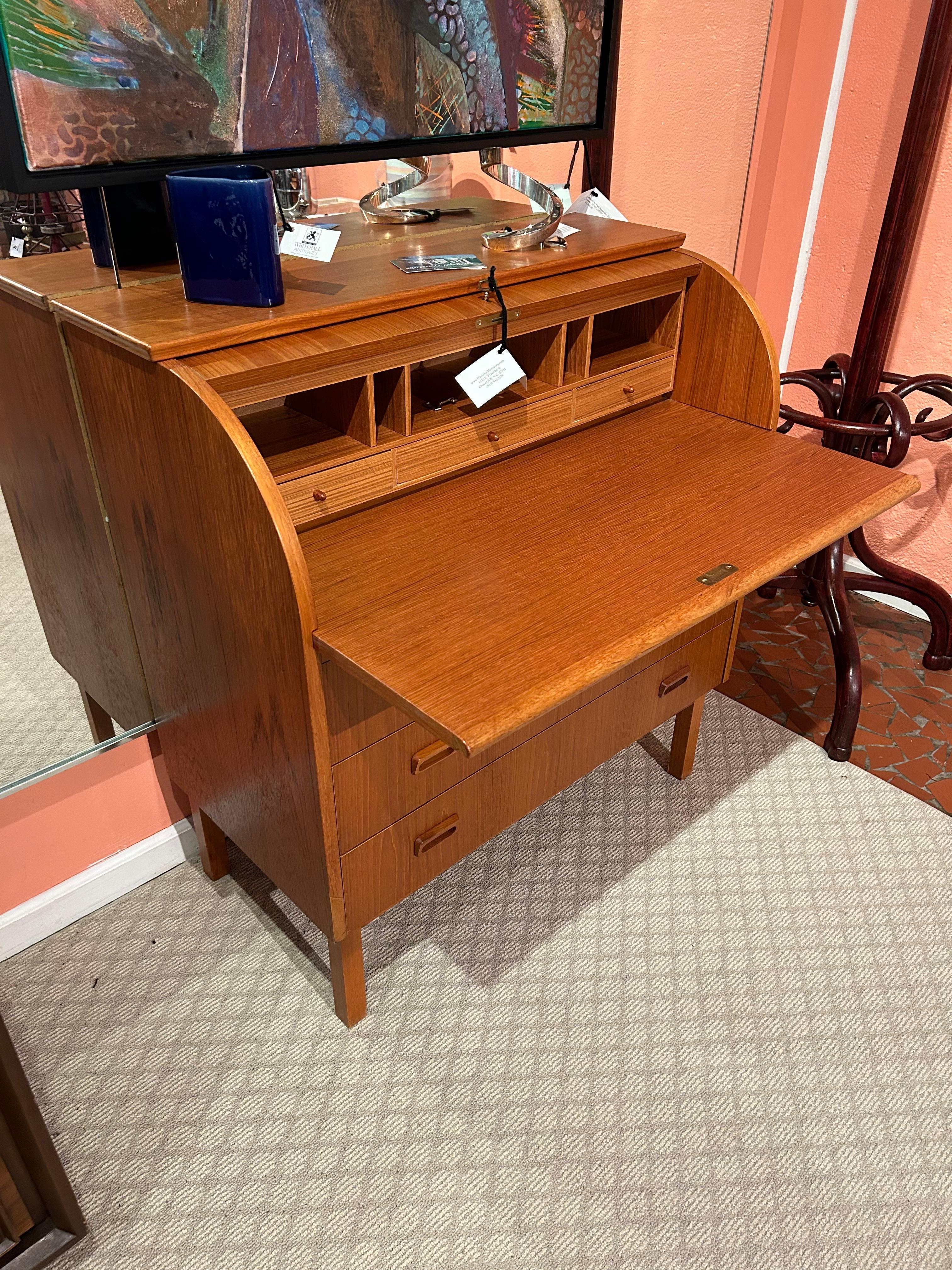 Swedish Mid-Century Modern Roll Top Desk, circa 1960s 9
