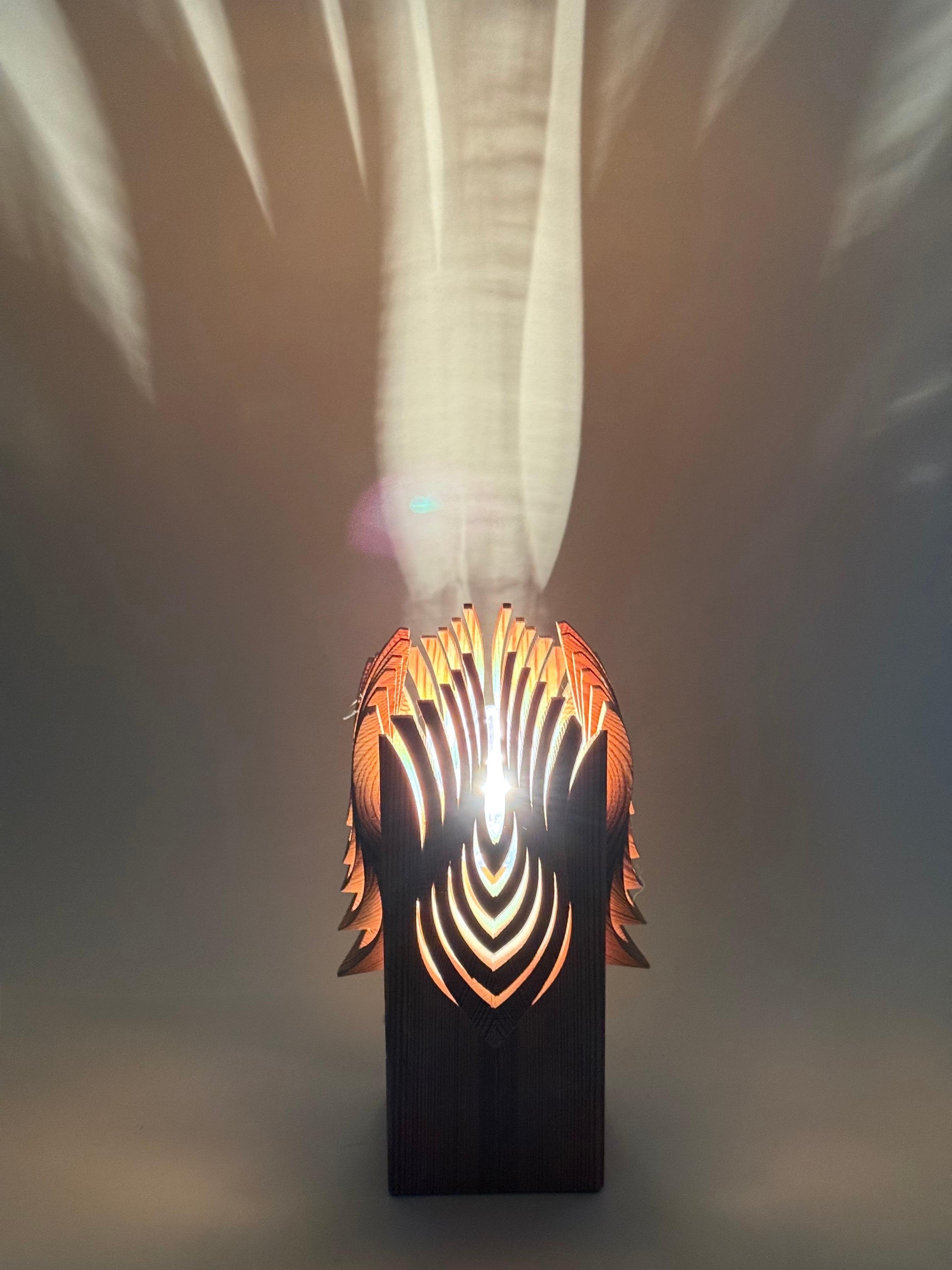 Lámpara de mesa escultórica sueca de pino de mediados de siglo, años 70 en venta 2