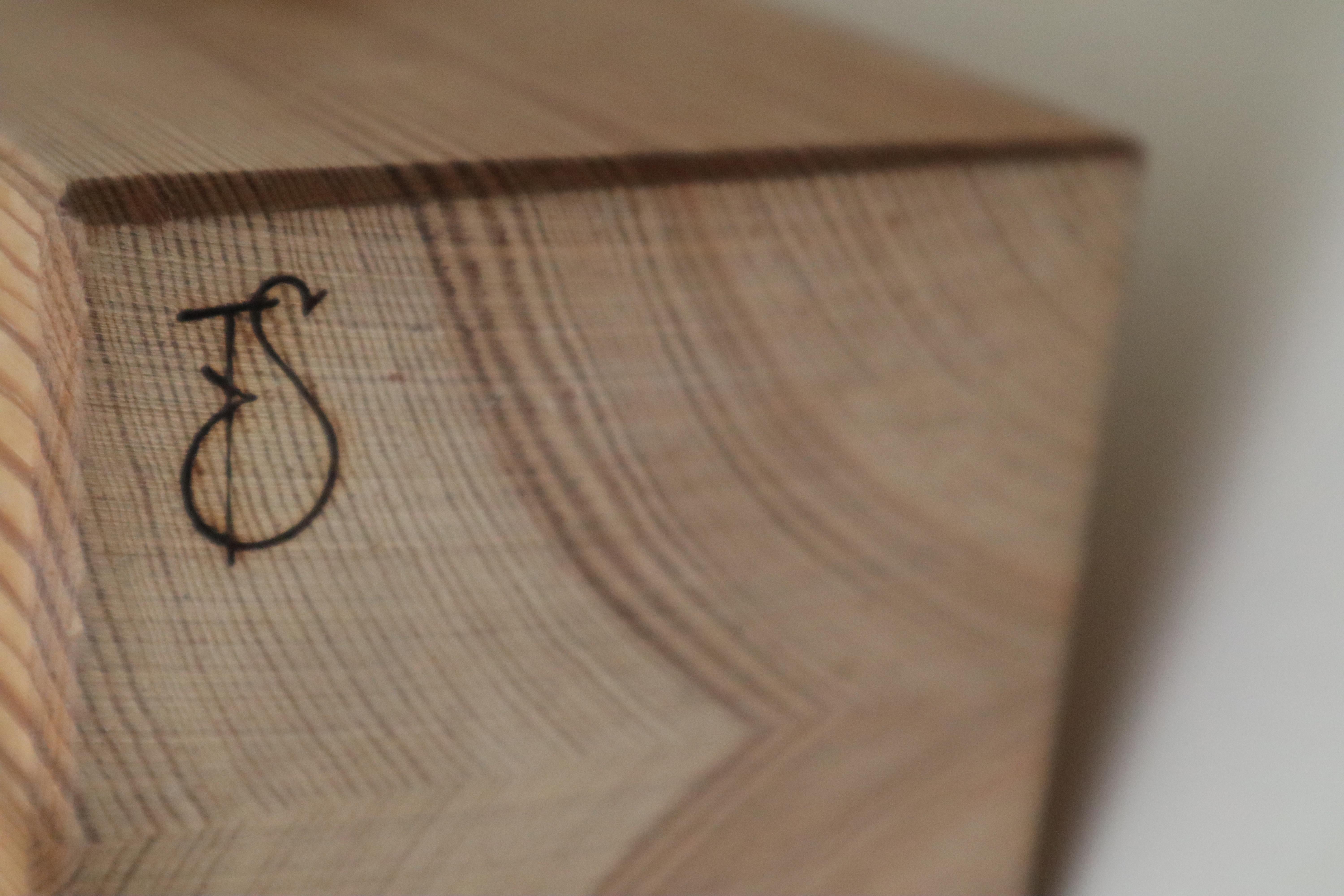 Lámpara de mesa escultórica sueca de pino de mediados de siglo, años 70 Moderno de mediados de siglo en venta