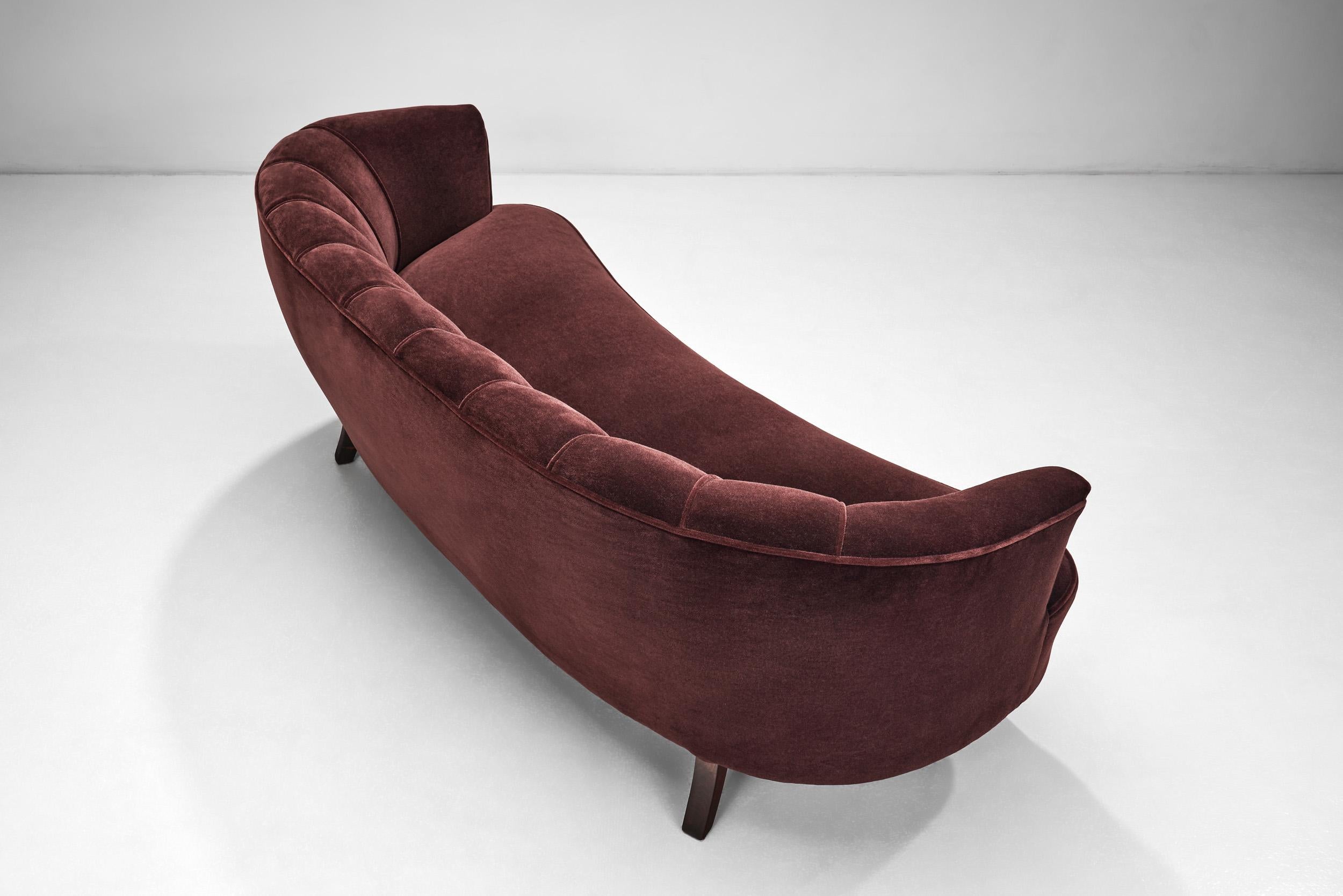 Milieu du XXe siècle Canapé suédois The Modernity, Suède ca 1940s en vente