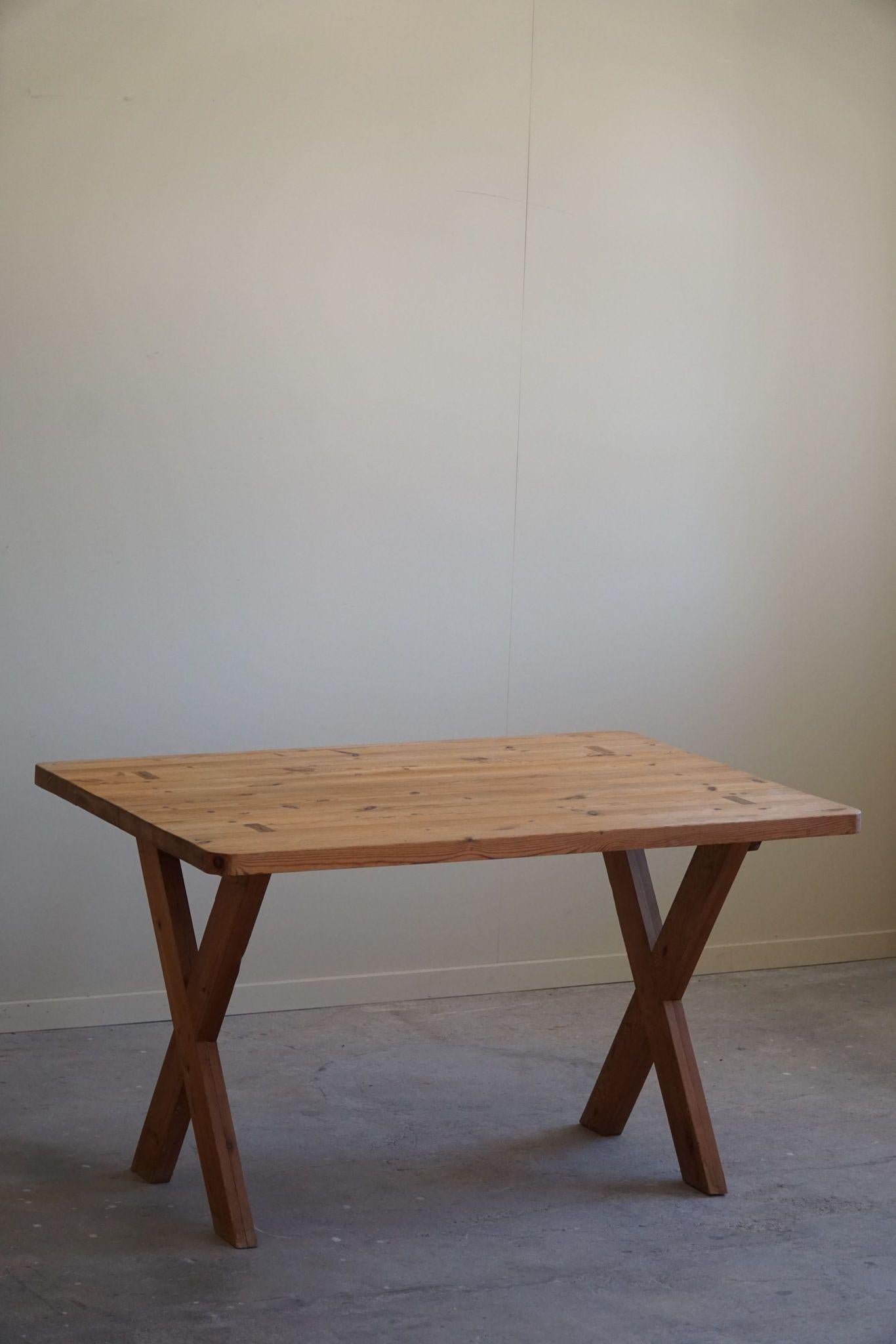 Swedish Mid Century Modern Solid Pine Desk, Roland Wilhelmsson, Made in 1960s For Sale 10