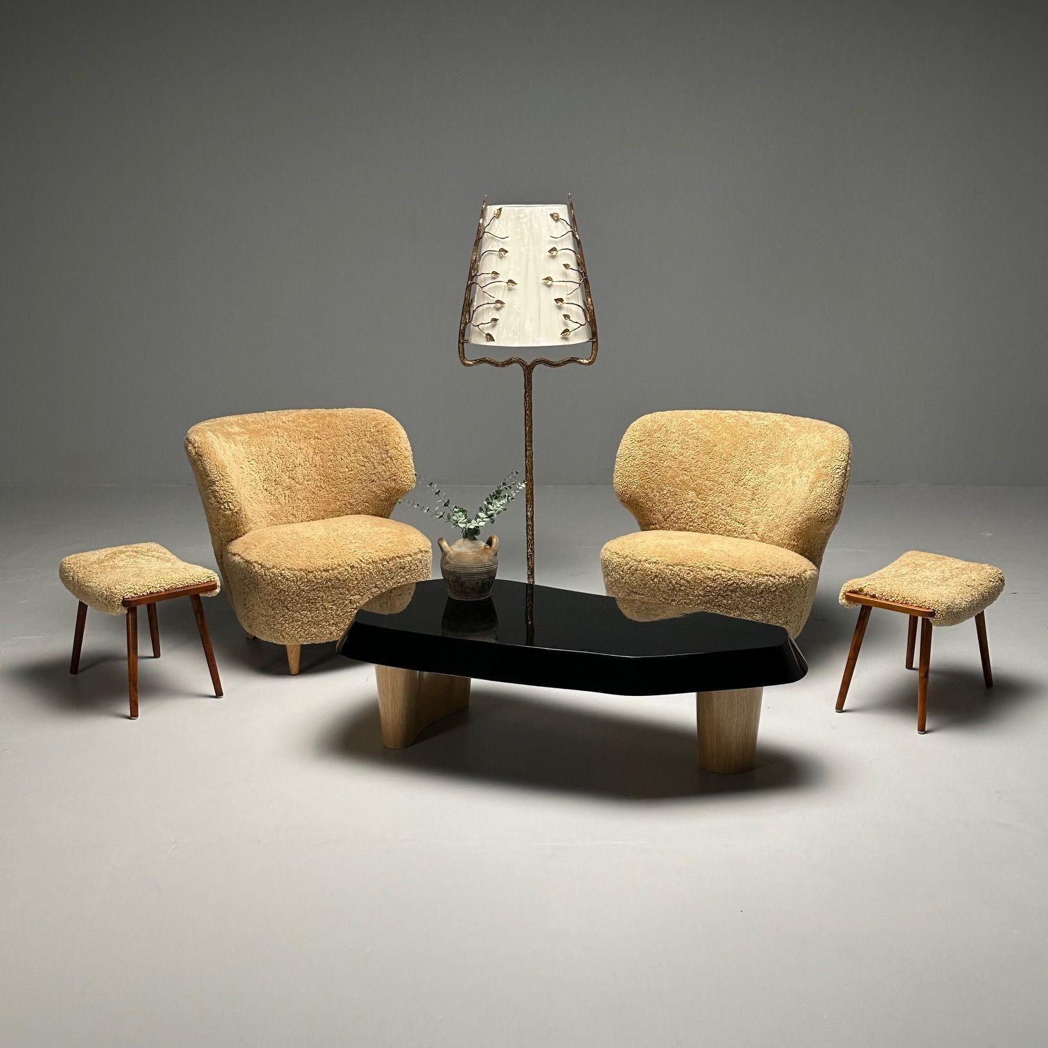 Mid-Century Modern The Modernity suédois, tabourets, peau de mouton Honey, noyer, Suède, années 1970 en vente