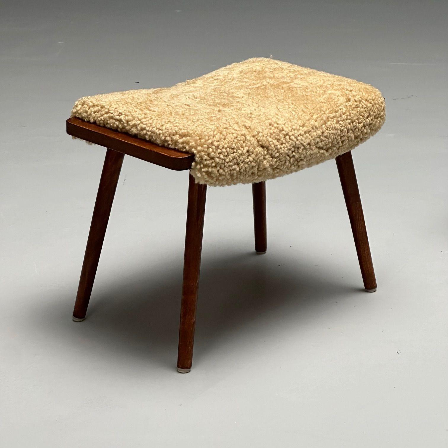 The Modernity suédois, tabourets, peau de mouton Honey, noyer, Suède, années 1970 en vente 1