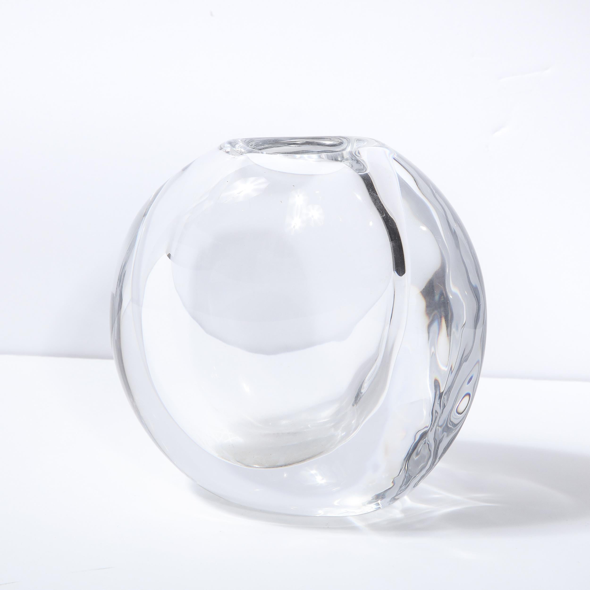 Milieu du XXe siècle Vase en verre translucide suédois du milieu du siècle par Göran Wärff pour Kosta Boda en vente