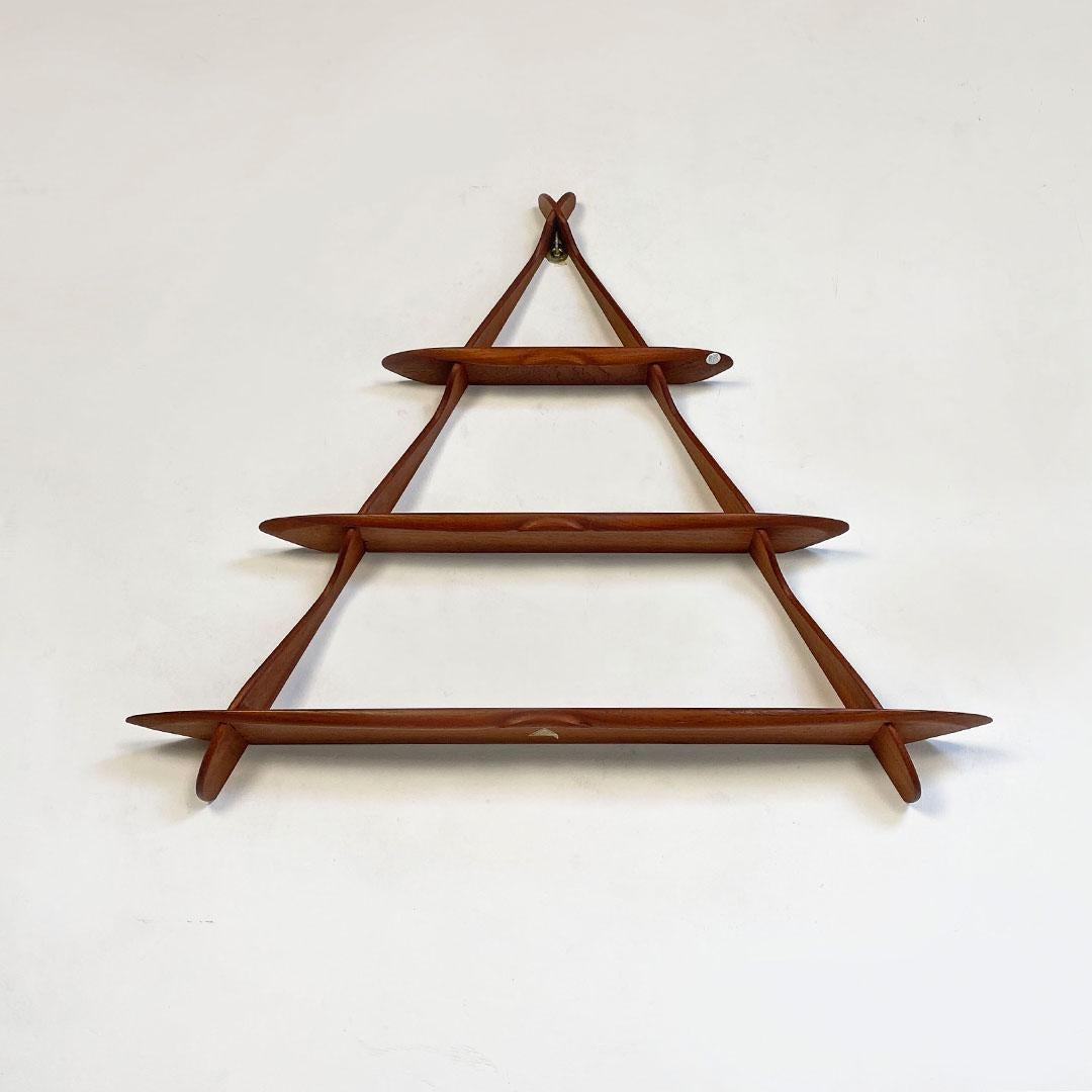triangle shaped bookshelf
