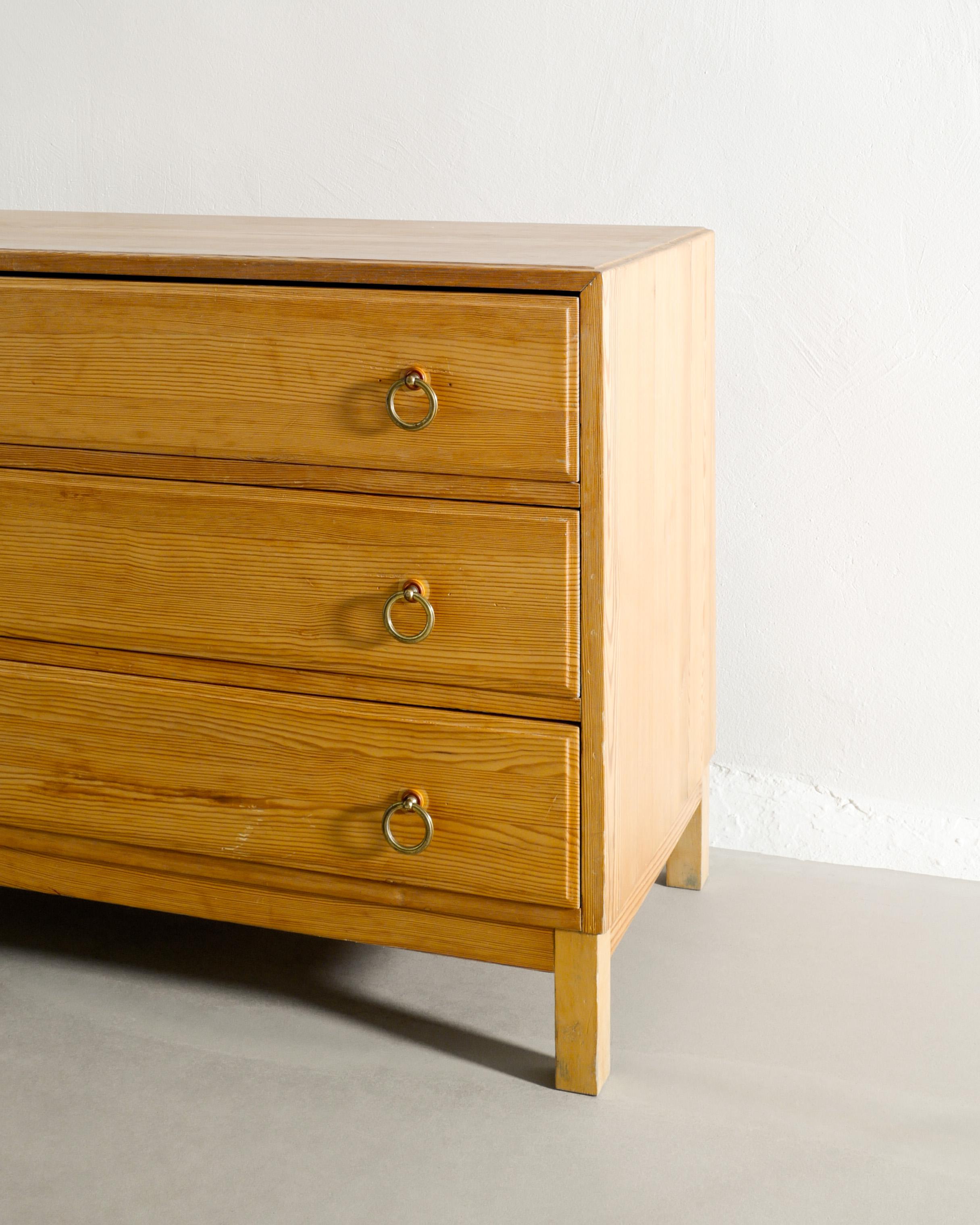 Scandinavian Modern Swedish Mid Century Modern Wooden Chest of Drawers in Pine Produced, 1940s  For Sale