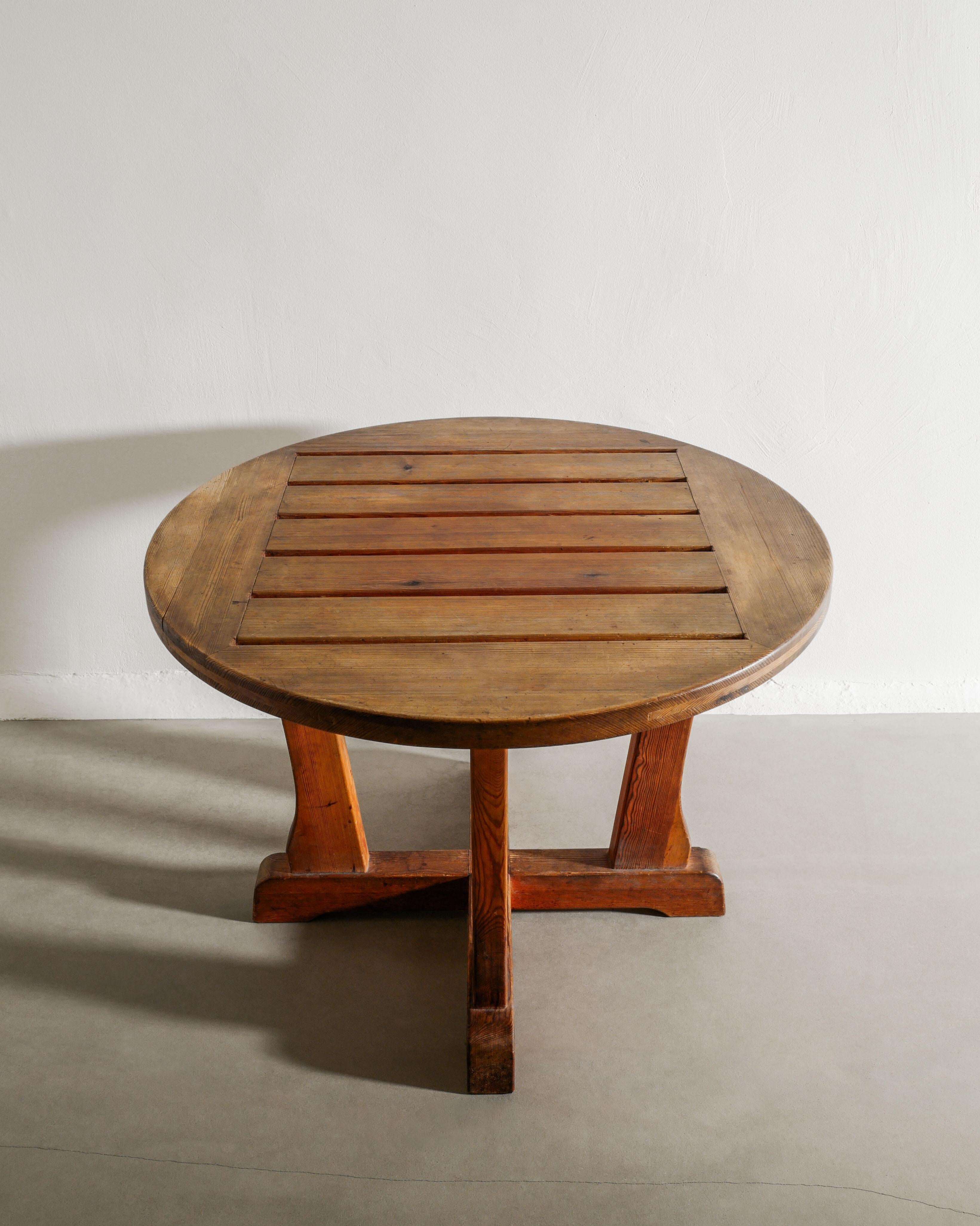 Swedish Mid Century Modern Wooden Pine Console Side Table by David Rosén, 1940s In Good Condition For Sale In Stockholm, SE