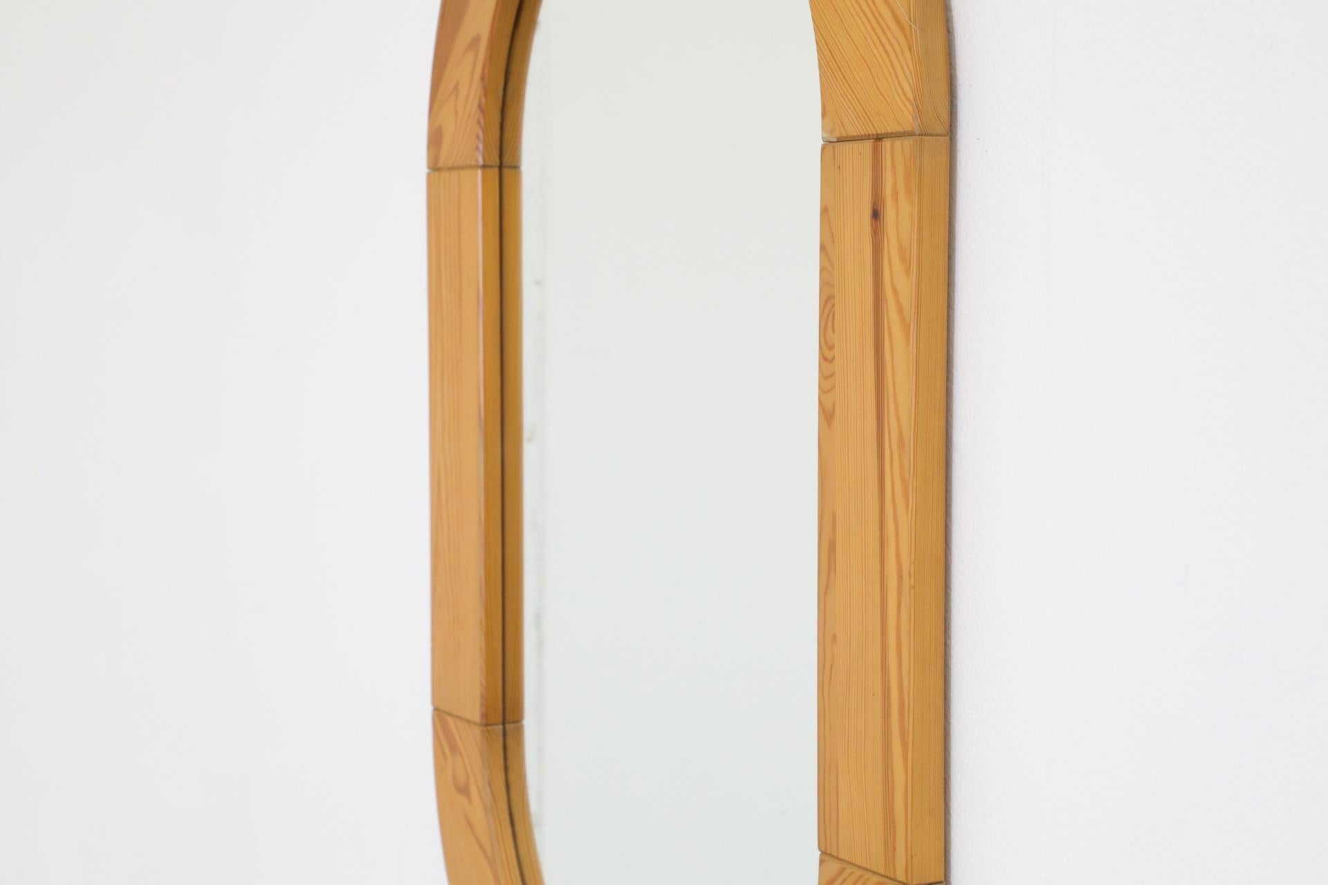 Miroir mural ovale en pin de style suédois du milieu du siècle en vente 10
