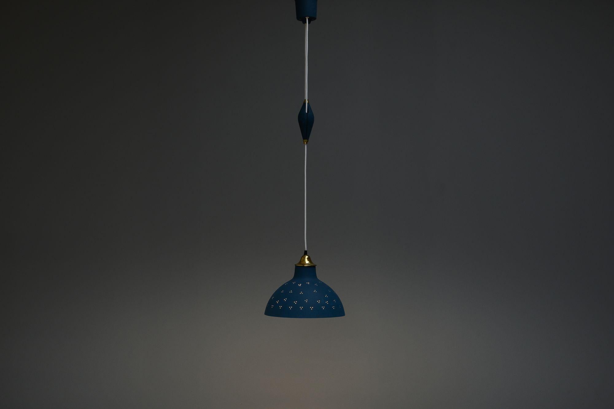 Metà XX secolo Lampada a sospensione svedese di metà secolo Rise & Fall in vendita