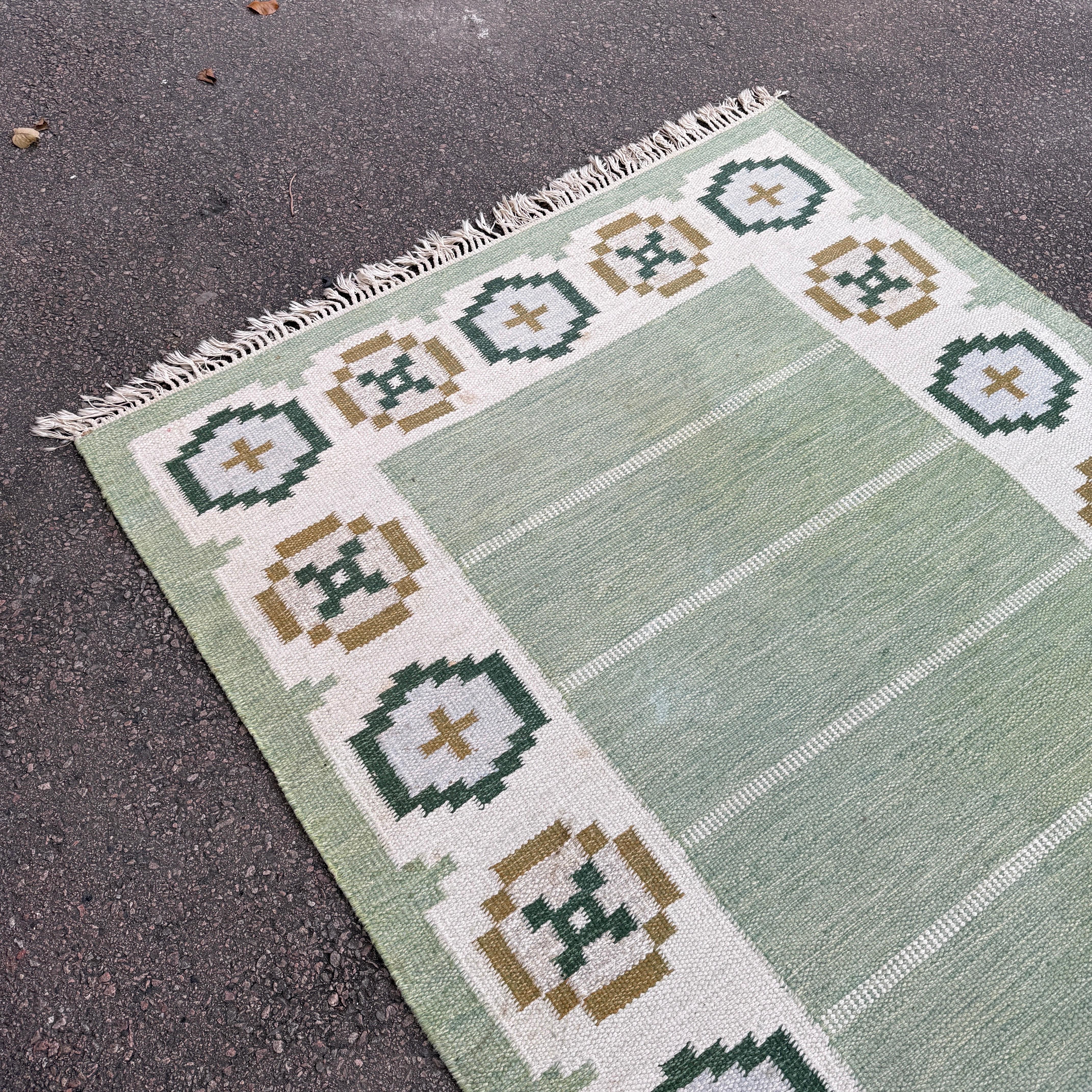 Metà XX secolo Tappeto svedese di metà secolo Rölakan Tessuto a mano in lana in vendita