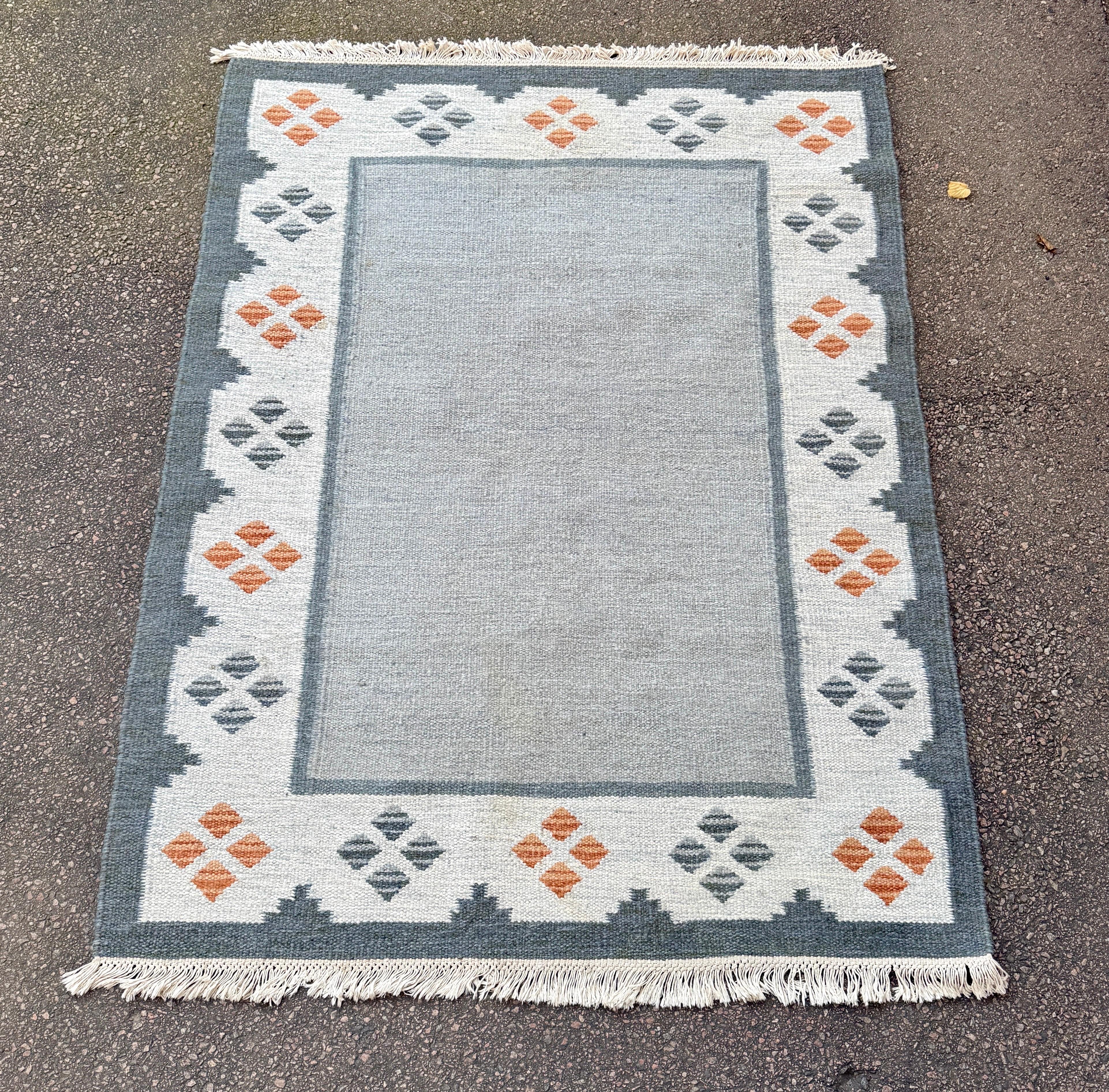 Lana Tappeto svedese di metà secolo Rölakan Tessuto a mano in lana in vendita