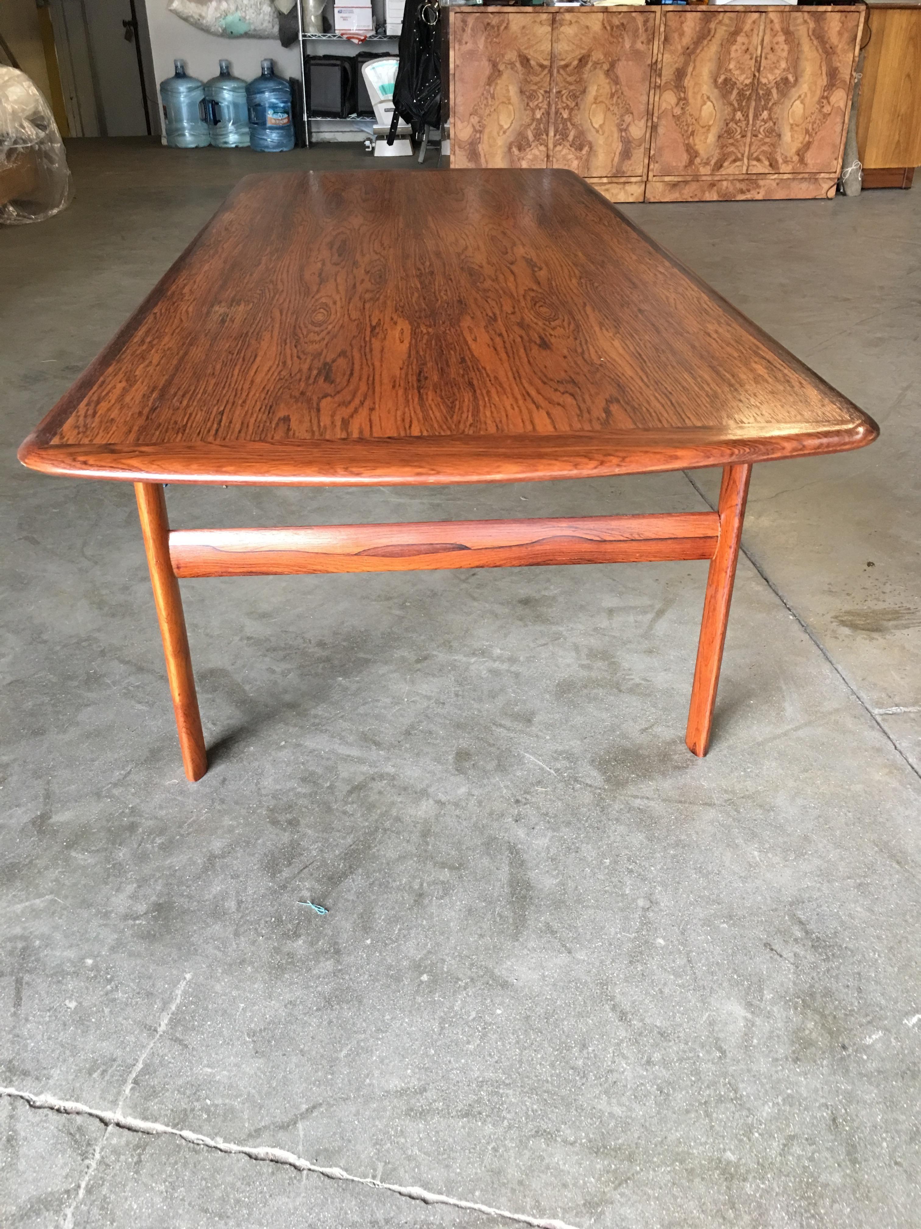 Swedish Midcentury Rosewood Coffee Table by Folke Ohlsson In Excellent Condition In Van Nuys, CA