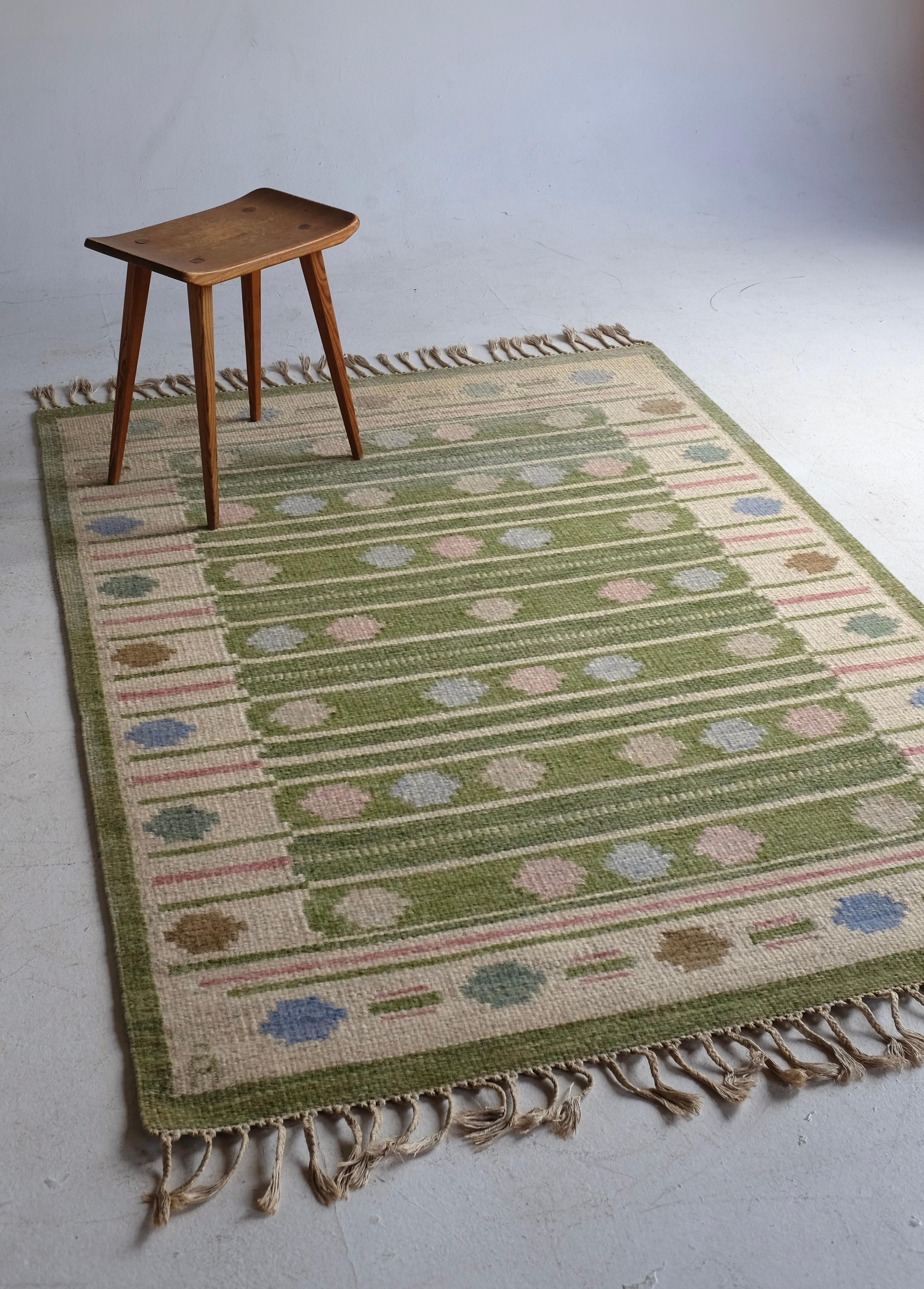 Schwedischer teppich aus der mitte des jahrhunderts von Anna Johanna Ångström (Mitte des 20. Jahrhunderts) im Angebot