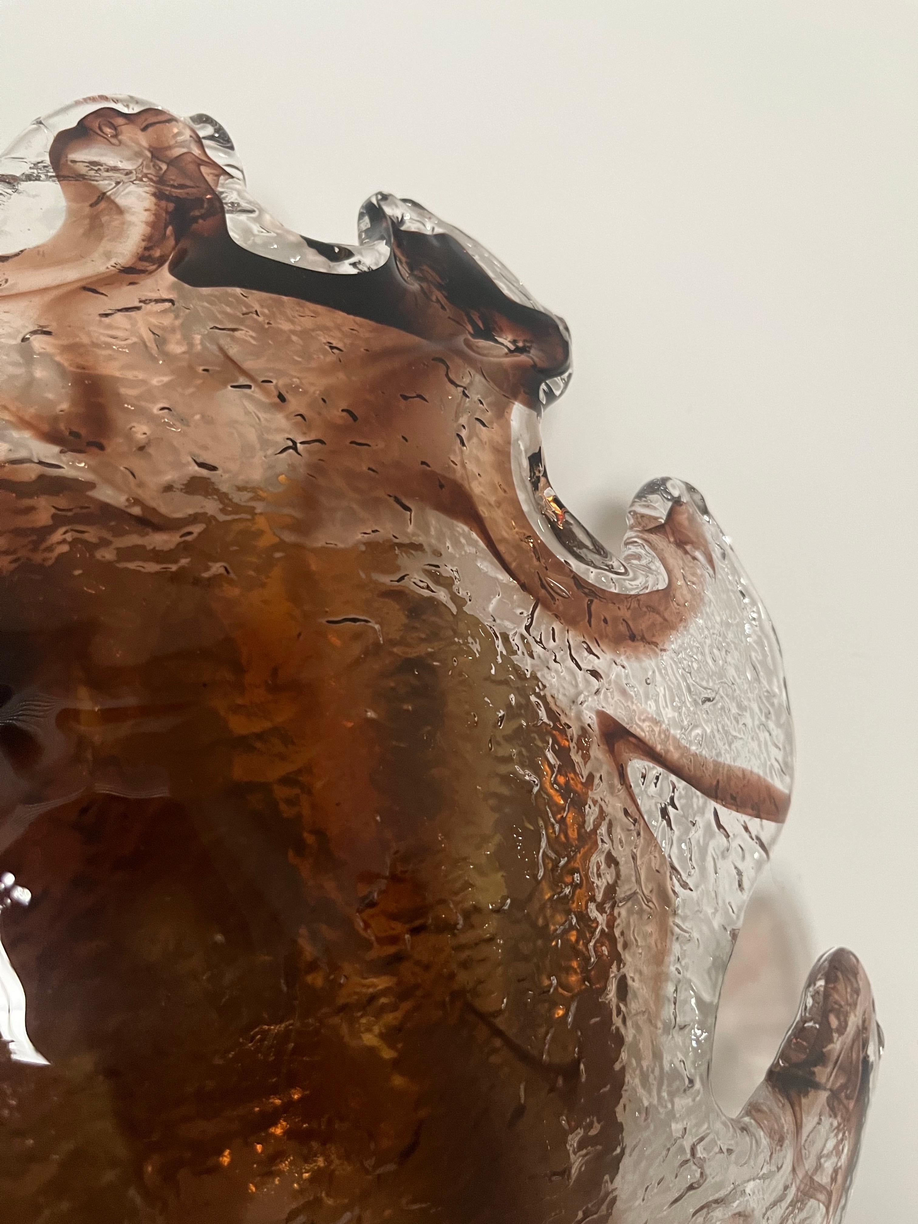 Applique svedese di metà secolo con vetro fumé singolo di Fåglavik, anni '70 in vendita 1